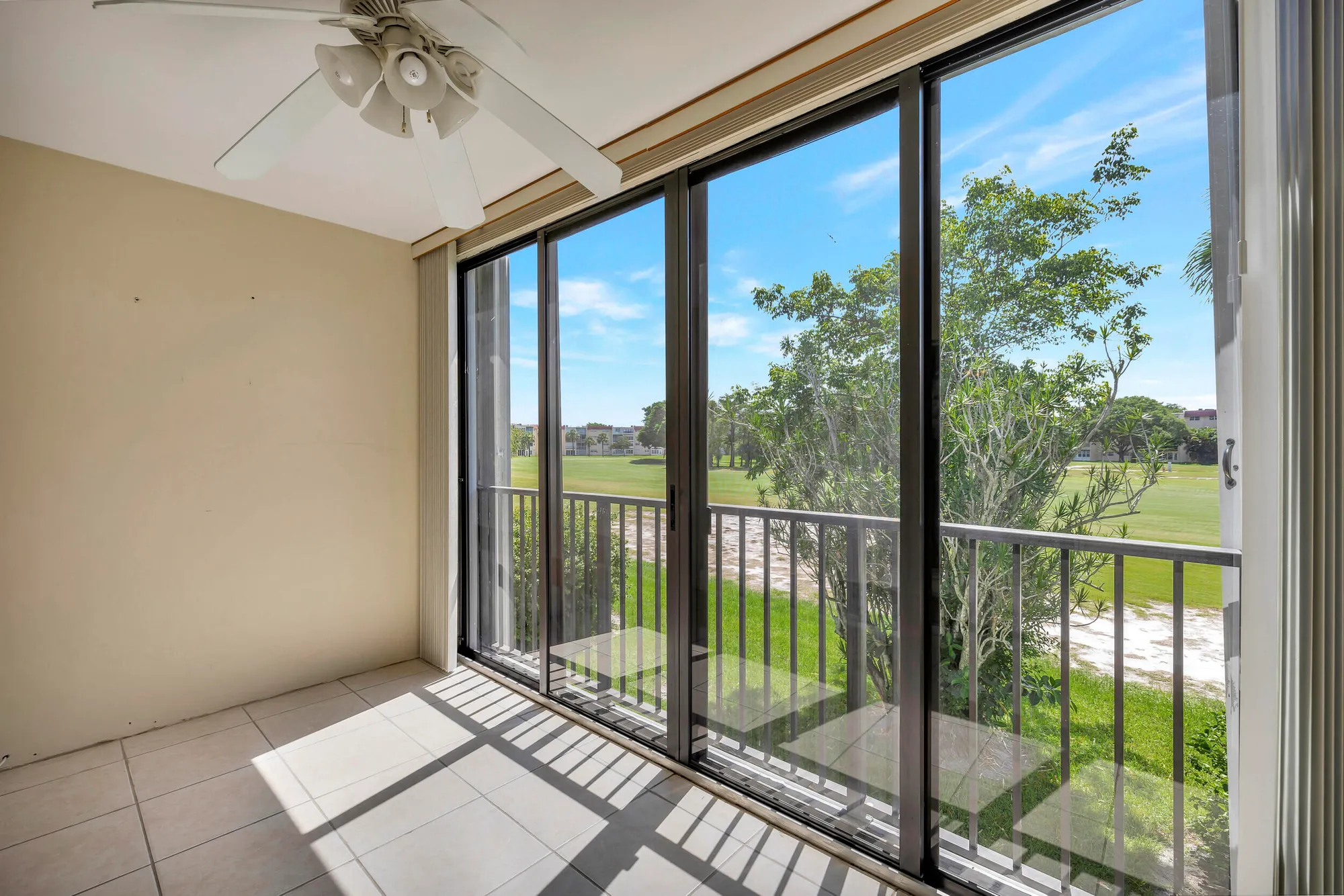 Property Slideshow image 4 of 23 | 7847 golf circle dr apt 202, Margate, FL, 33063