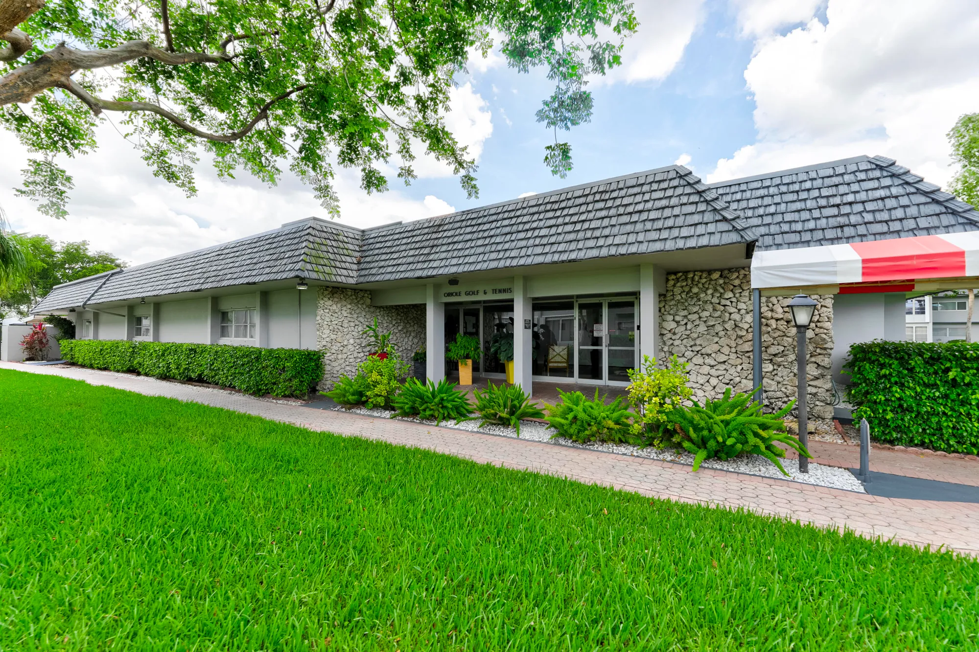 Property Slideshow image 17 of 23 | 7847 golf circle dr apt 202, Margate, FL, 33063