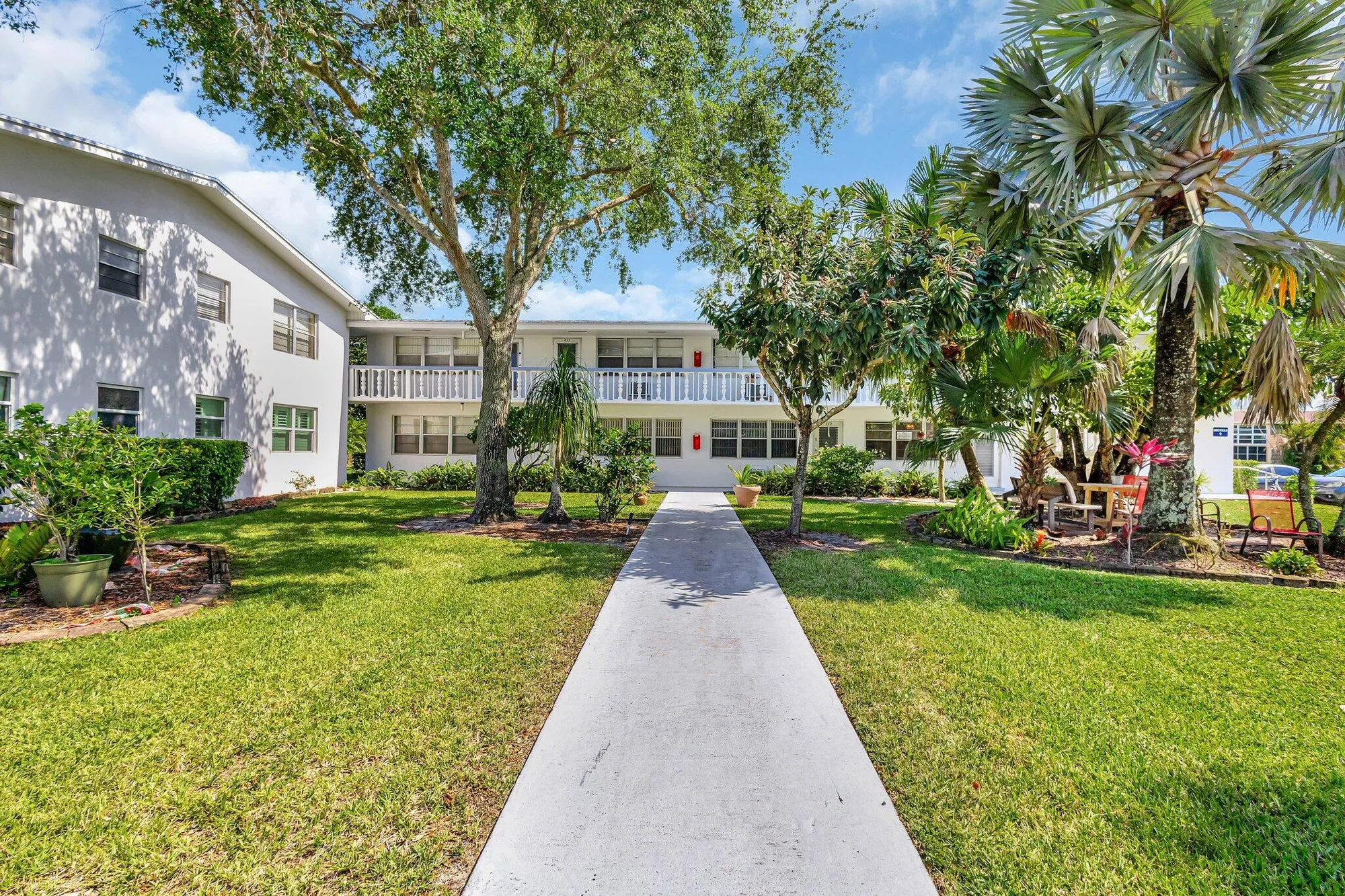 Property Slideshow image 2 of 47 | 398 sheffield q, West Palm Beach, FL, 33417