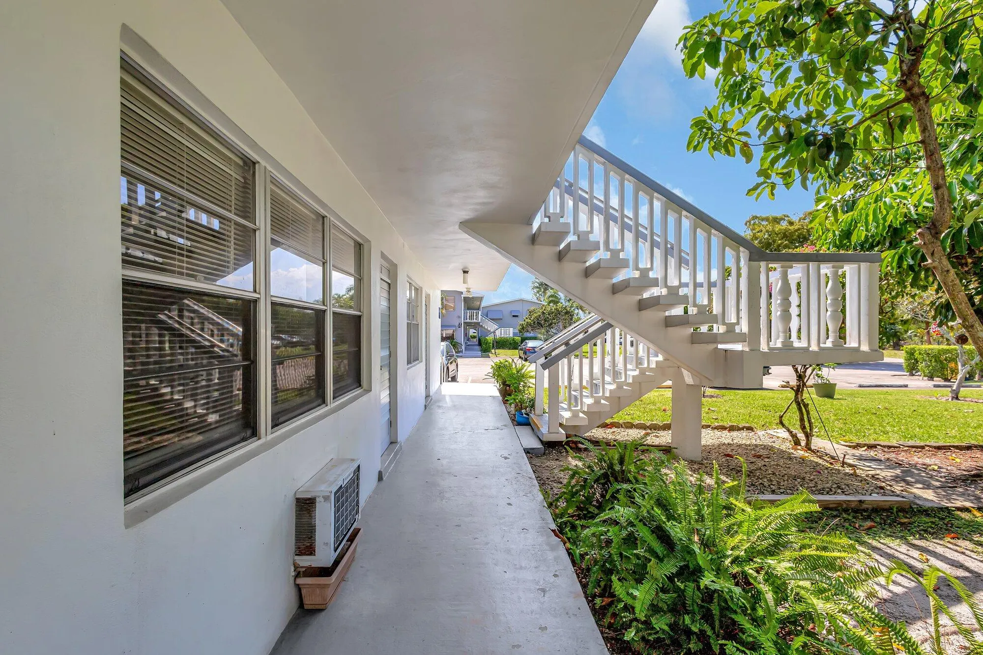 Property Slideshow image 6 of 47 | 398 sheffield q, West Palm Beach, FL, 33417