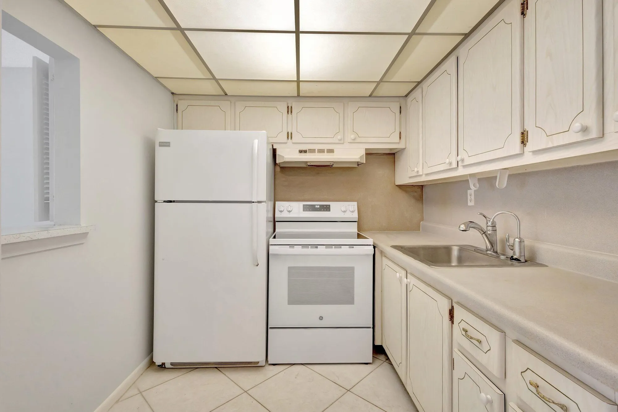 Property Slideshow image 15 of 47 | 398 sheffield q, West Palm Beach, FL, 33417