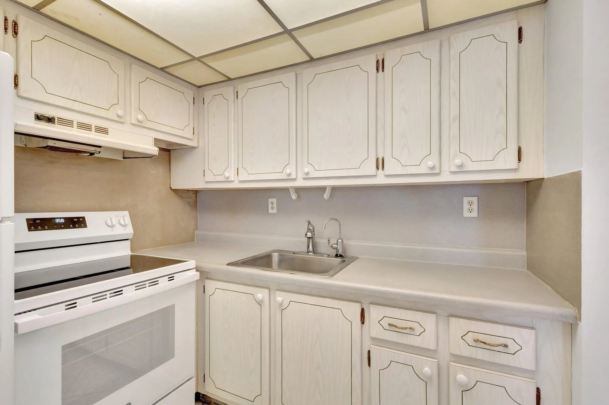 Property Slideshow image 16 of 47 | 398 sheffield q, West Palm Beach, FL, 33417