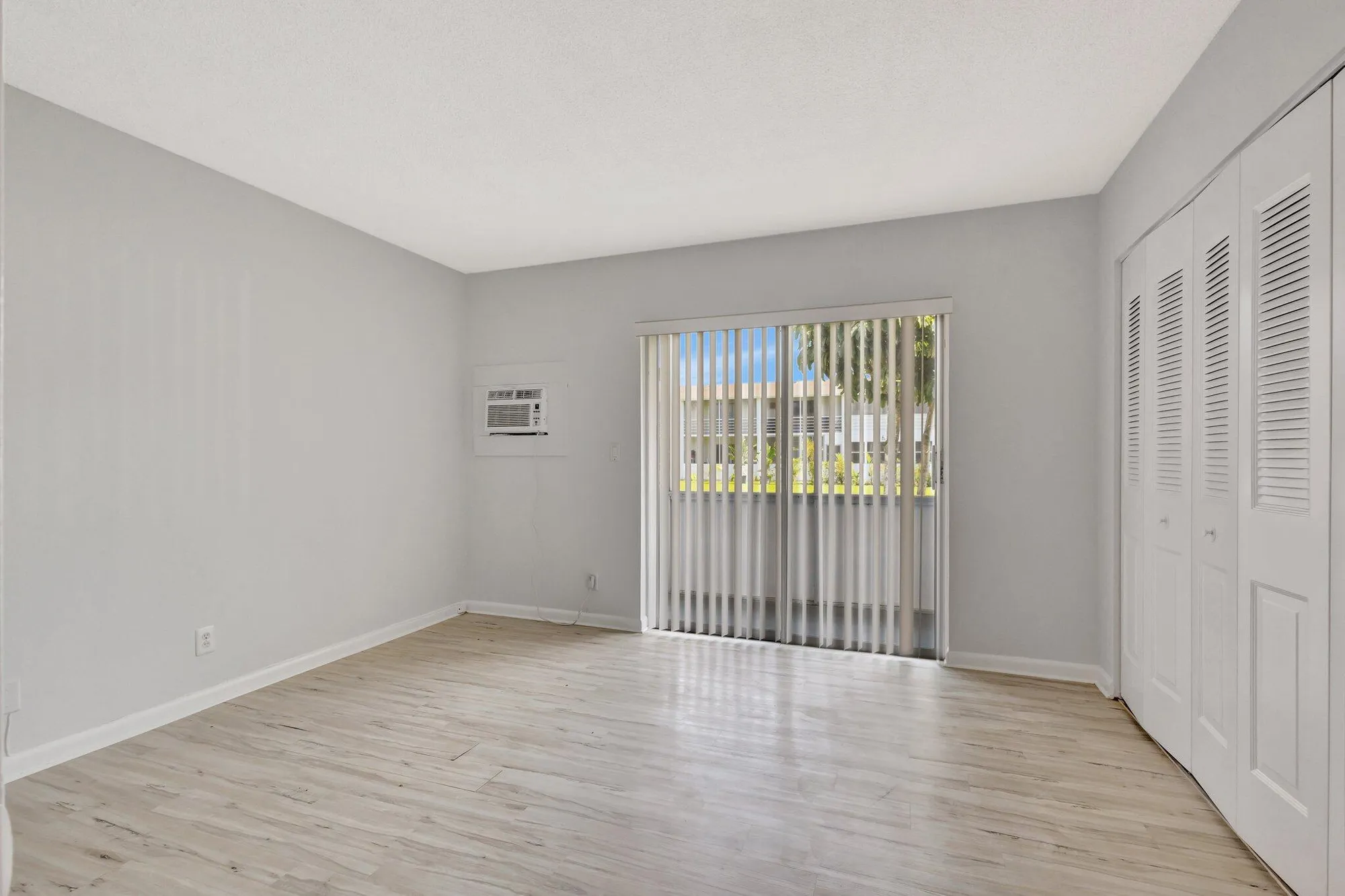 Property Slideshow image 21 of 47 | 398 sheffield q, West Palm Beach, FL, 33417