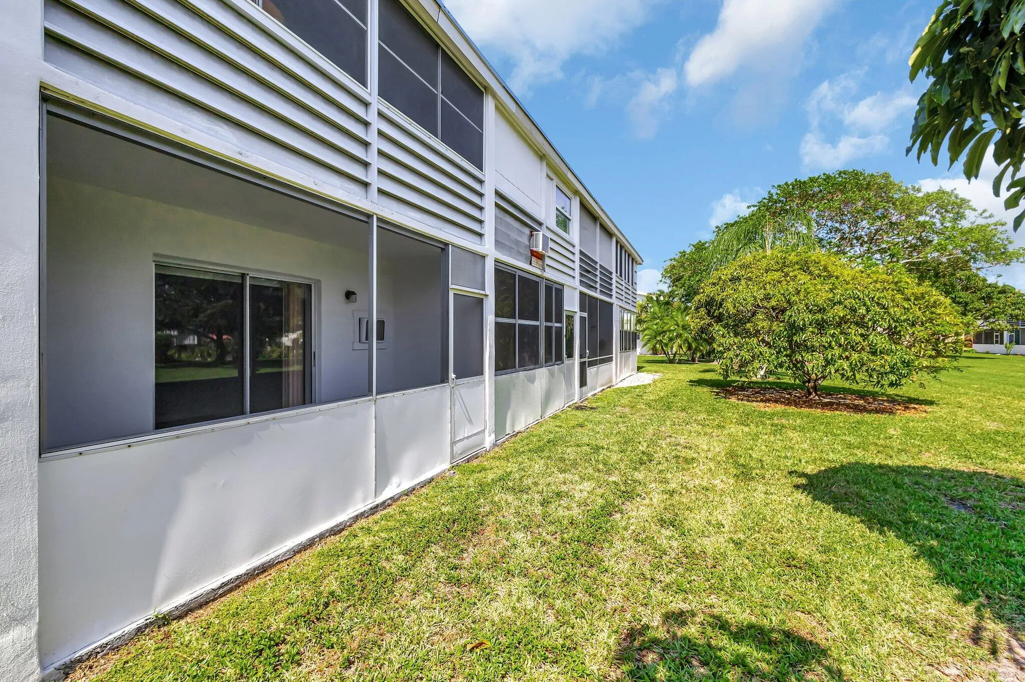 Property Slideshow image 29 of 47 | 398 sheffield q, West Palm Beach, FL, 33417