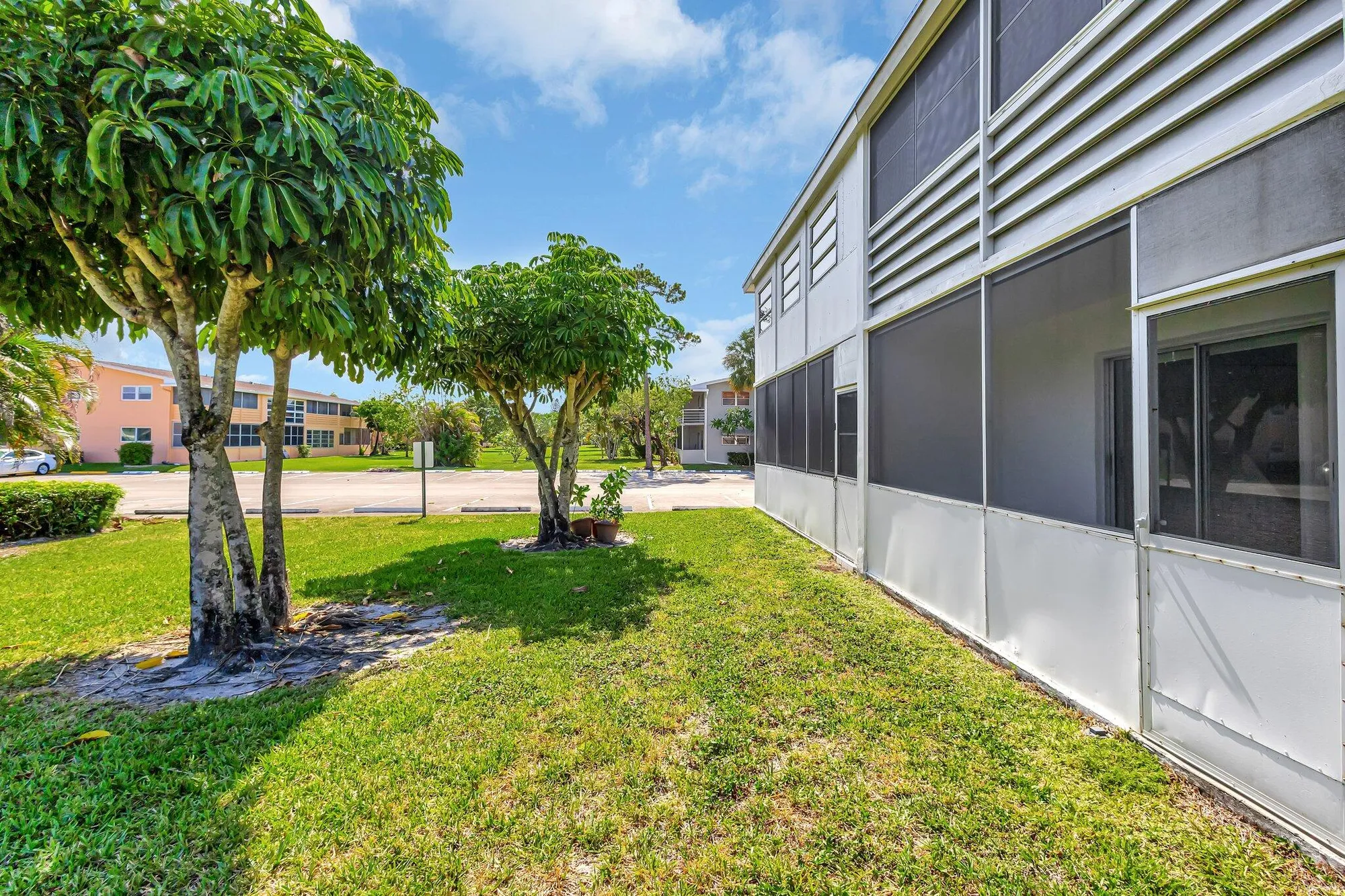 Property Slideshow image 30 of 47 | 398 sheffield q, West Palm Beach, FL, 33417