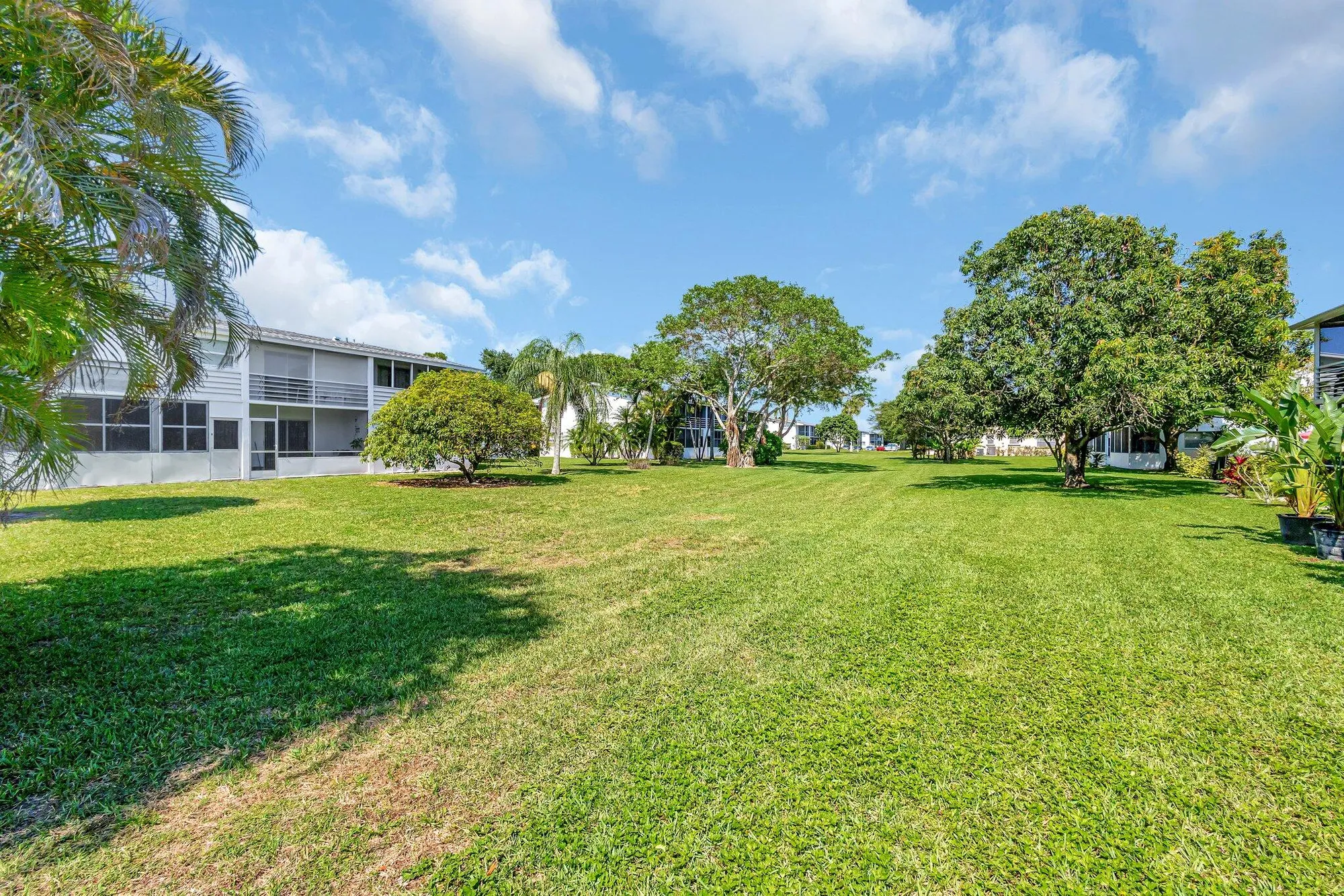 Property Slideshow image 32 of 47 | 398 sheffield q, West Palm Beach, FL, 33417