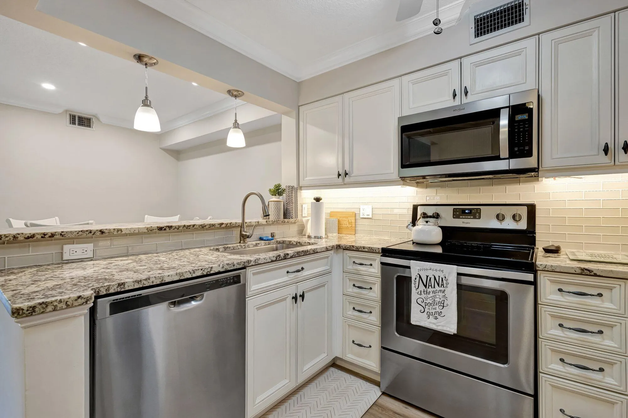 Property Slideshow image 9 of 24 | 13811 oneida dr apt h1, Delray Beach, FL, 33446