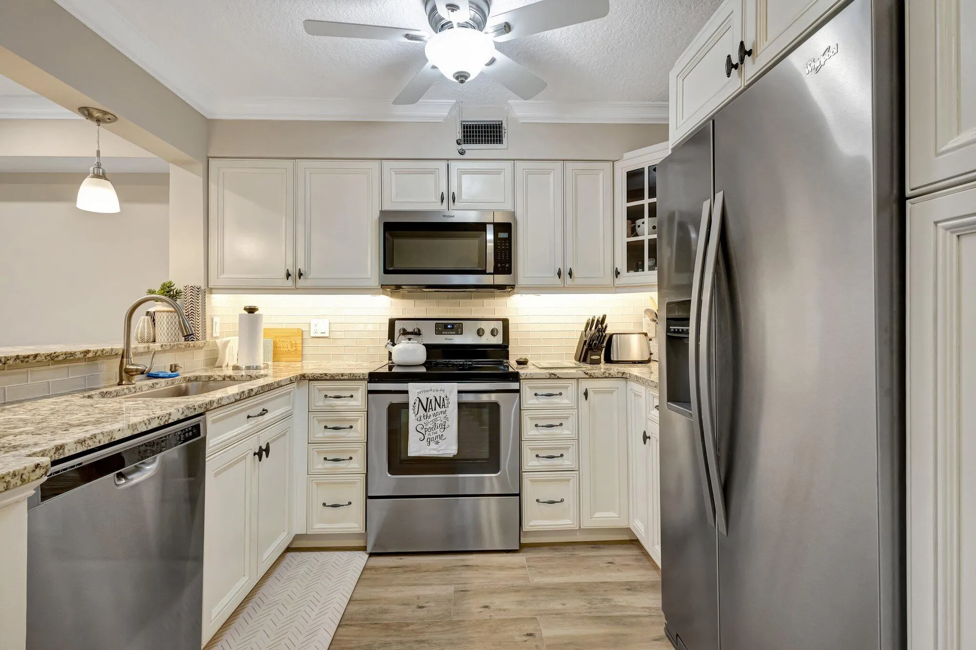 Property Slideshow image 8 of 24 | 13811 oneida dr apt h1, Delray Beach, FL, 33446