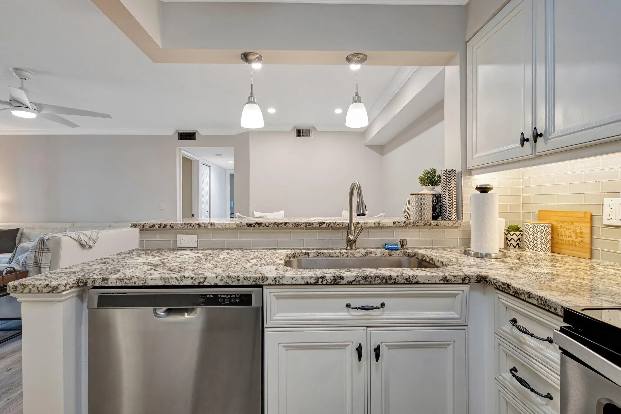 Property Slideshow image 10 of 24 | 13811 oneida dr apt h1, Delray Beach, FL, 33446