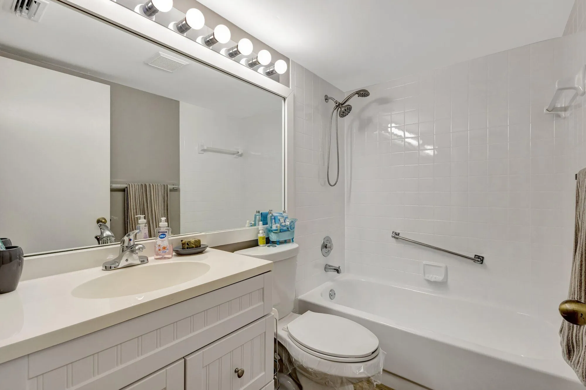 Property Slideshow image 17 of 24 | 13811 oneida dr apt h1, Delray Beach, FL, 33446