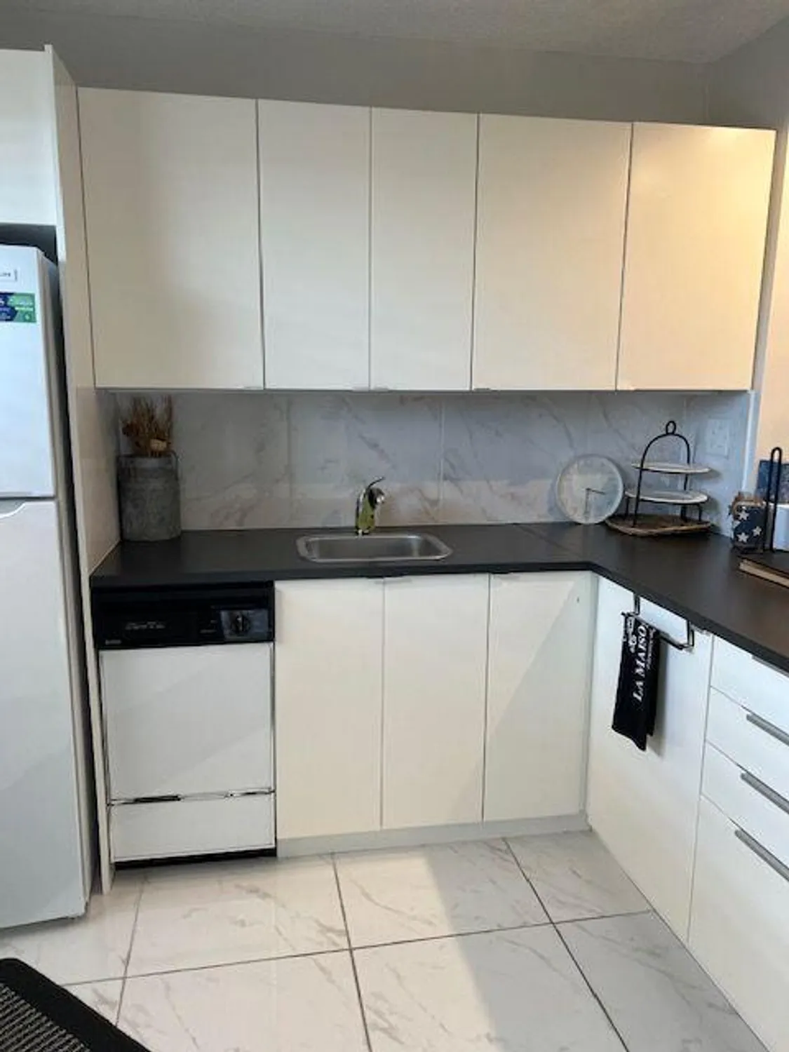 Property Slideshow image 5 of 38 | 2728 garden dr 313, Lake Worth, FL, 33461