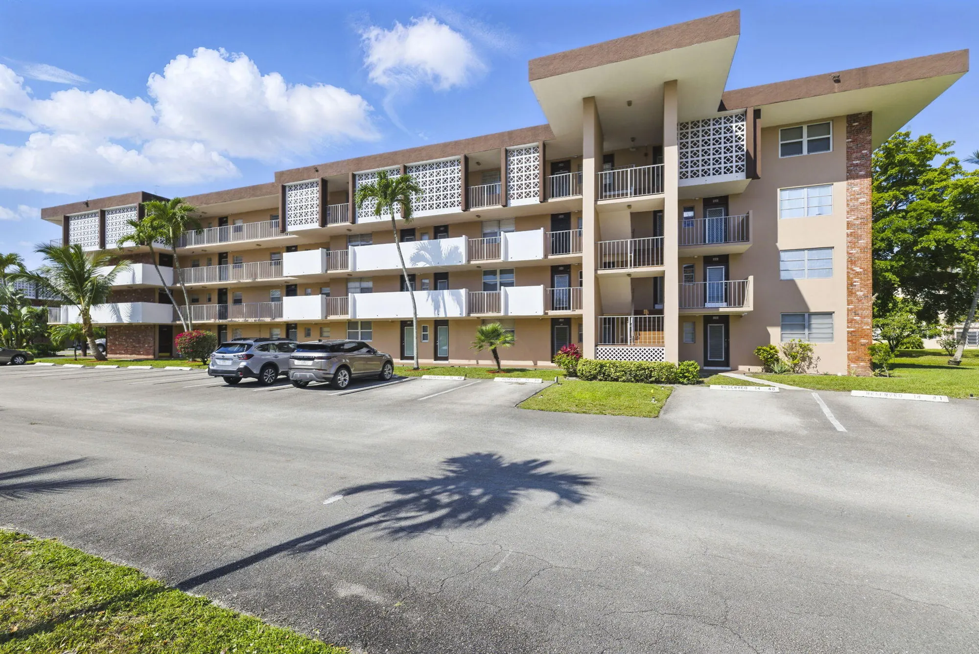 Property Slideshow image 27 of 67 | 2951 nw 46th ave 407, Lauderdale Lakes, FL, 33313