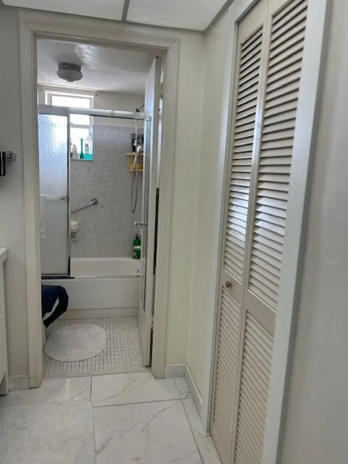 Property Slideshow image 16 of 38 | 2728 garden dr 313, Lake Worth, FL, 33461