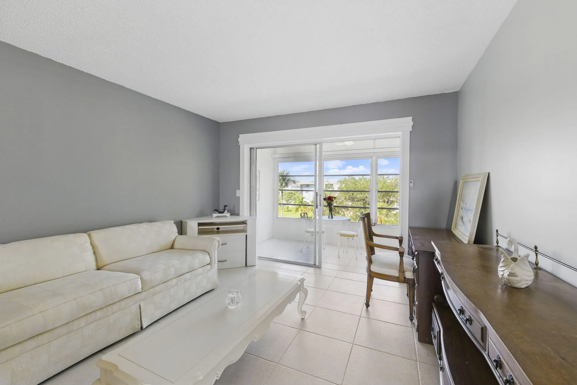 Property Slideshow image 12 of 67 | 2951 nw 46th ave 407, Lauderdale Lakes, FL, 33313