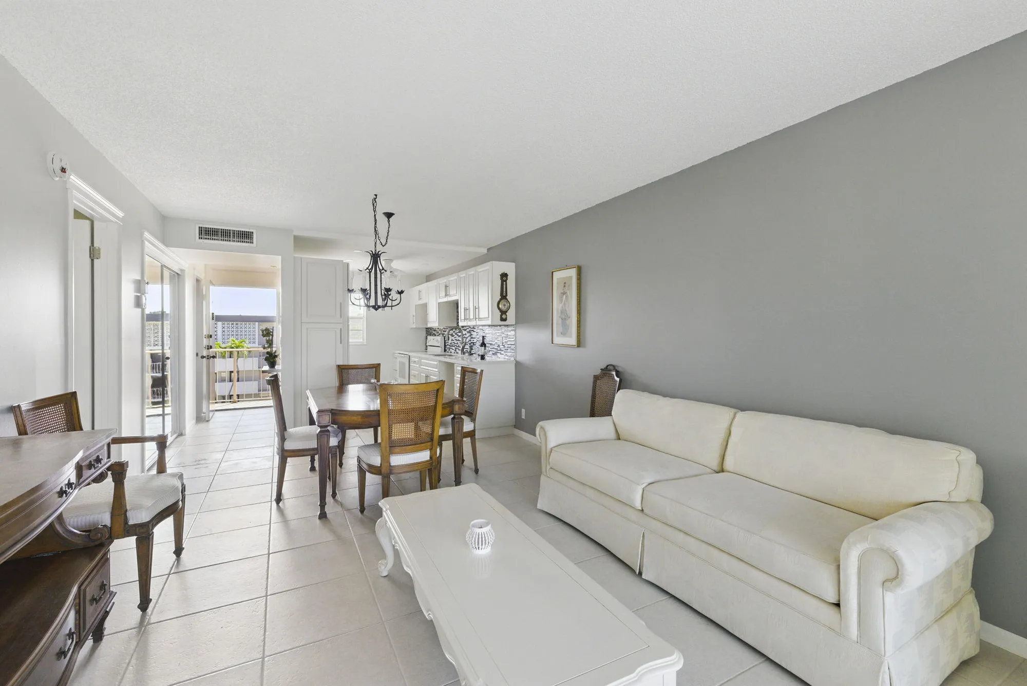 Property Slideshow image 13 of 67 | 2951 nw 46th ave 407, Lauderdale Lakes, FL, 33313