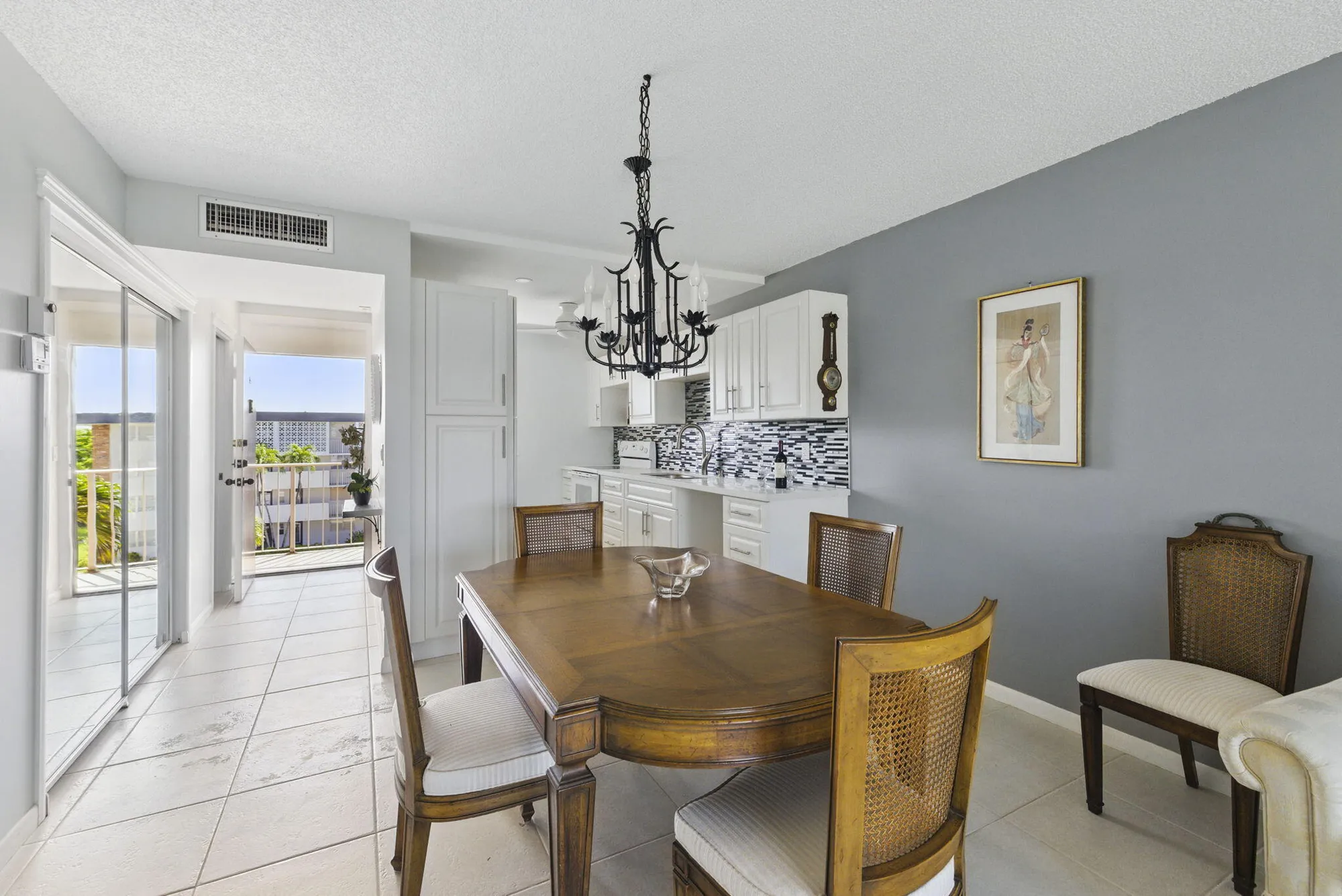 Property Slideshow image 3 of 67 | 2951 nw 46th ave 407, Lauderdale Lakes, FL, 33313