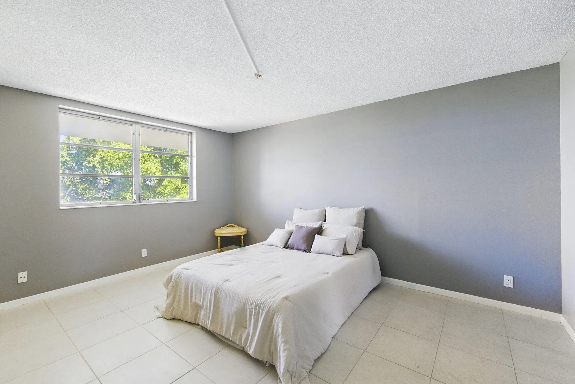Property Slideshow image 4 of 67 | 2951 nw 46th ave 407, Lauderdale Lakes, FL, 33313