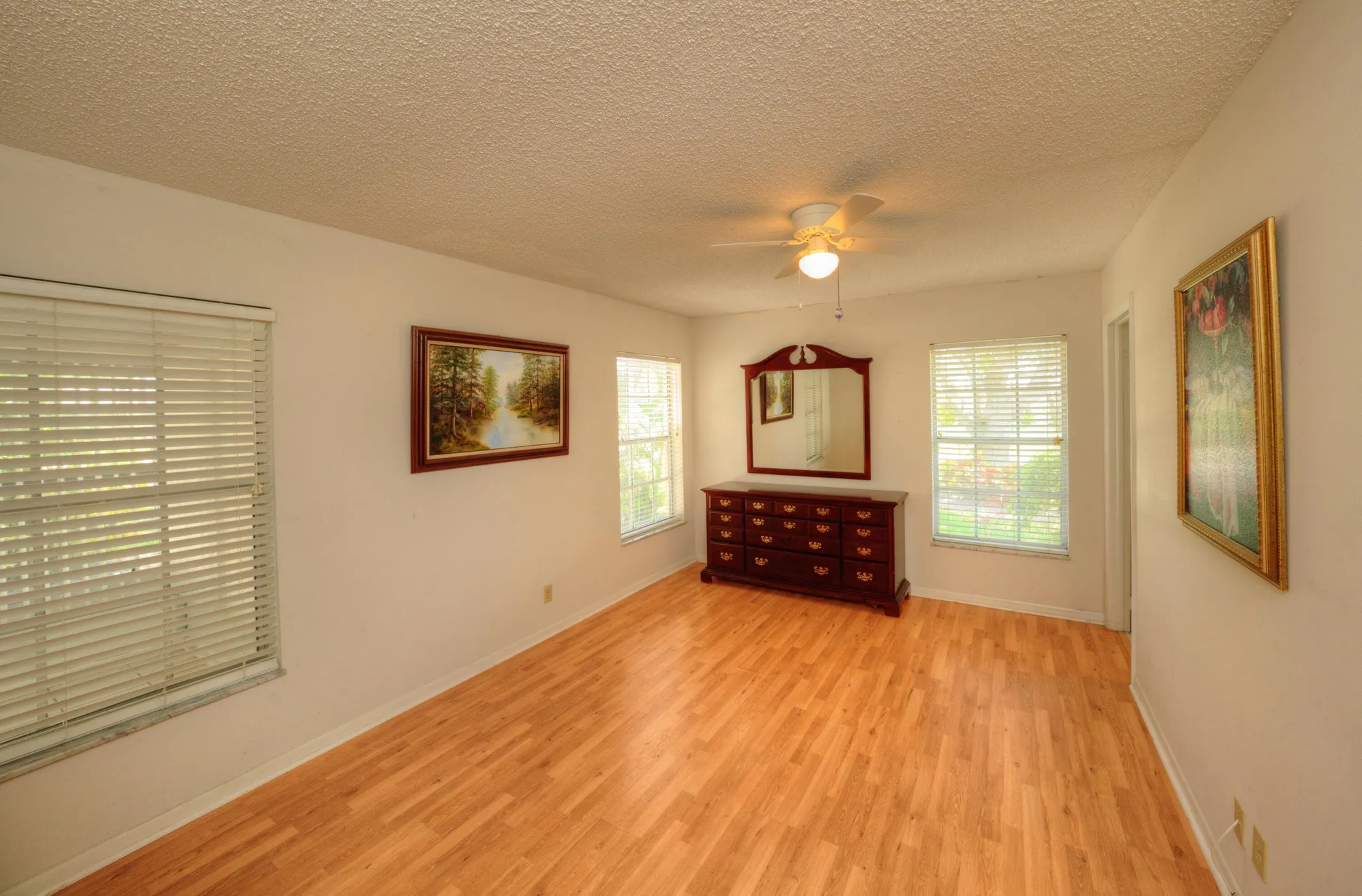 Property Slideshow image 11 of 29 | 545 covered bridge blvd b, Lake Worth, FL, 33467