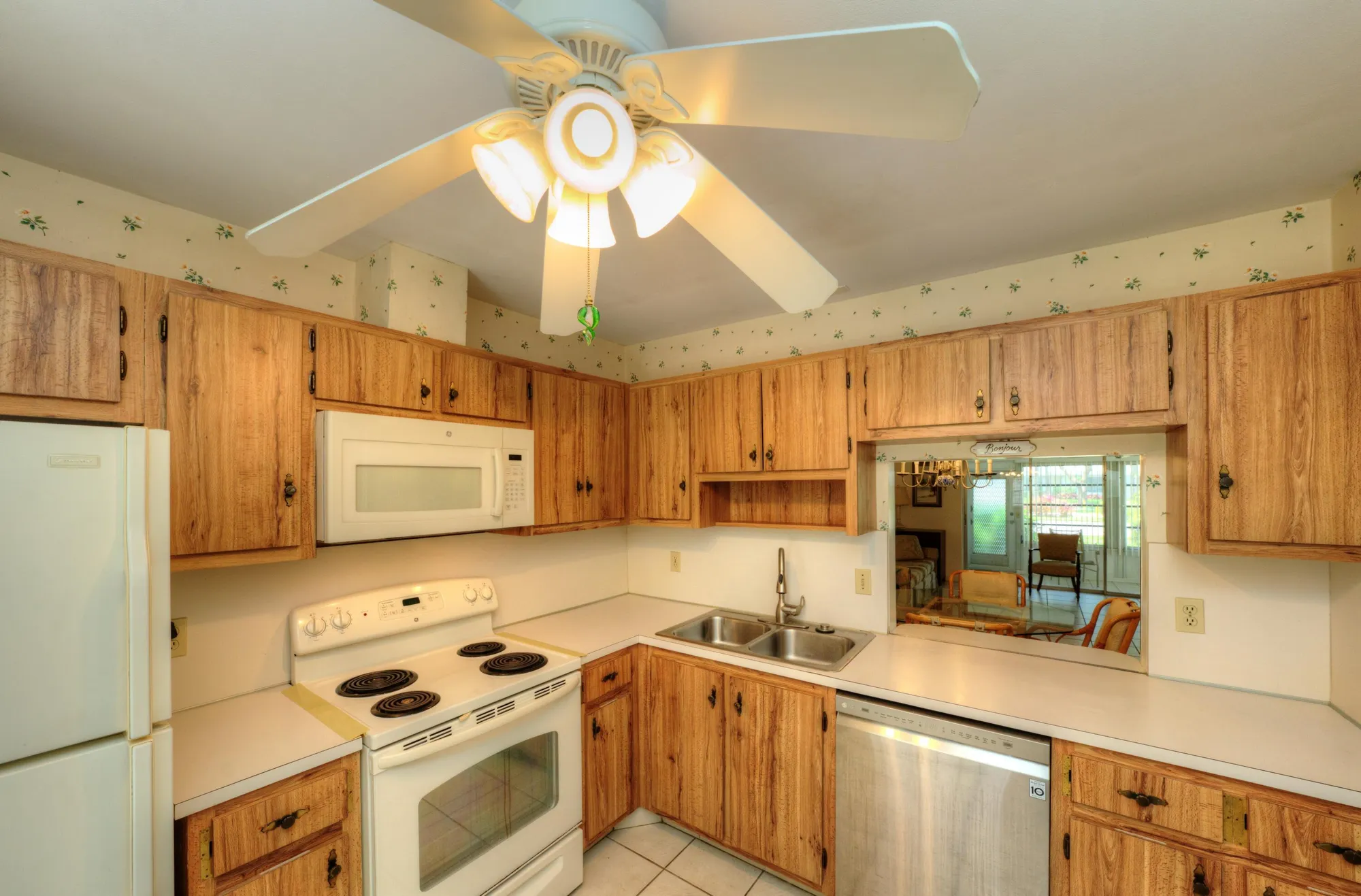 Property Slideshow image 4 of 29 | 545 covered bridge blvd b, Lake Worth, FL, 33467