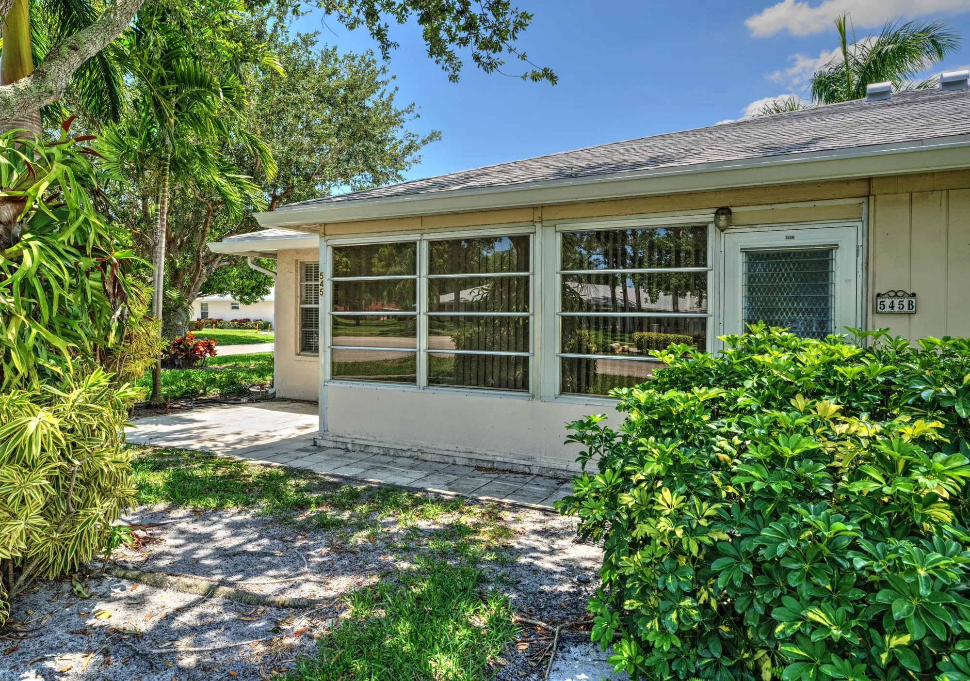 Property Slideshow image 22 of 29 | 545 covered bridge blvd b, Lake Worth, FL, 33467