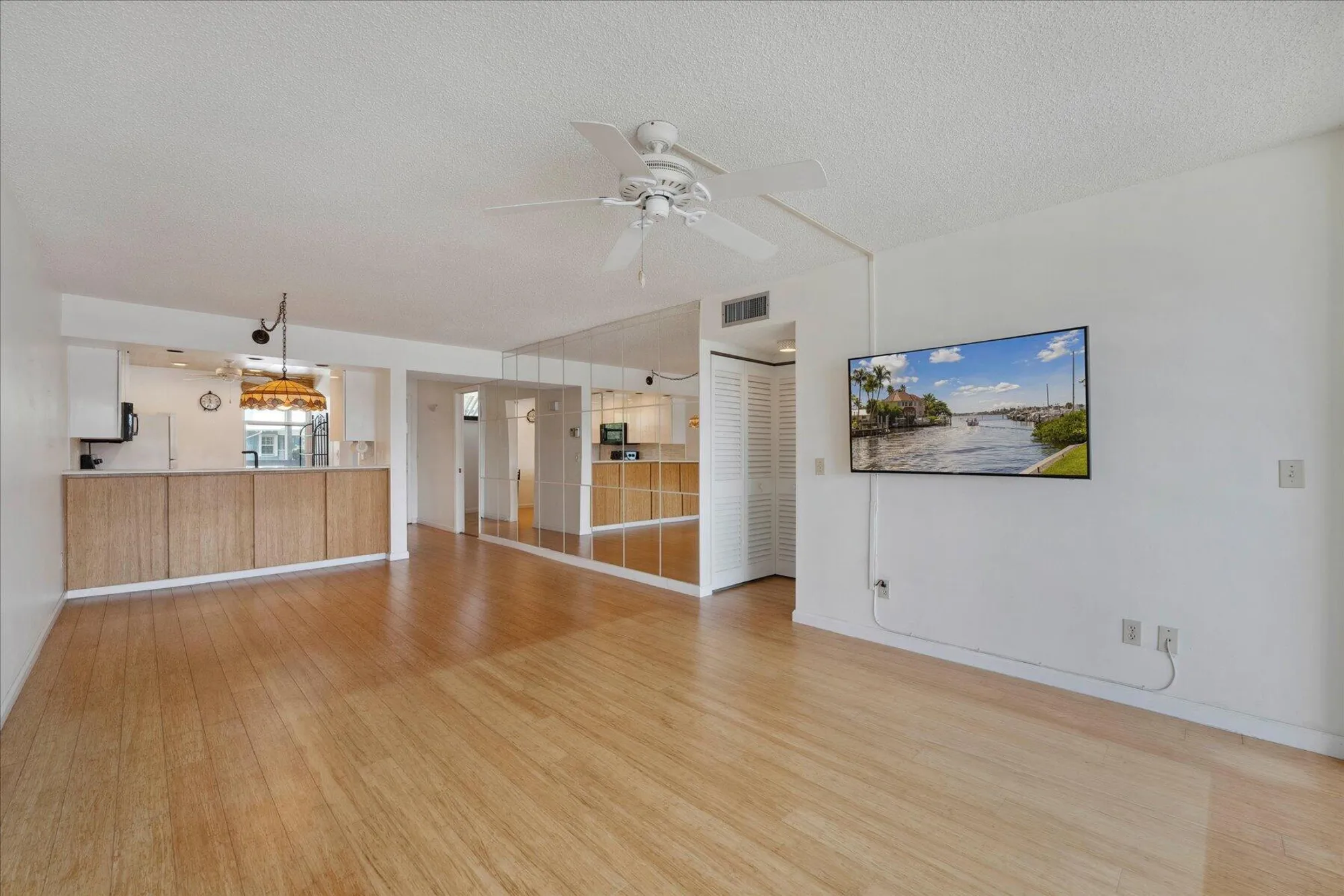 Property Slideshow image 10 of 30 | 1950 sw palm city rd apt 6202, Stuart, FL, 34994