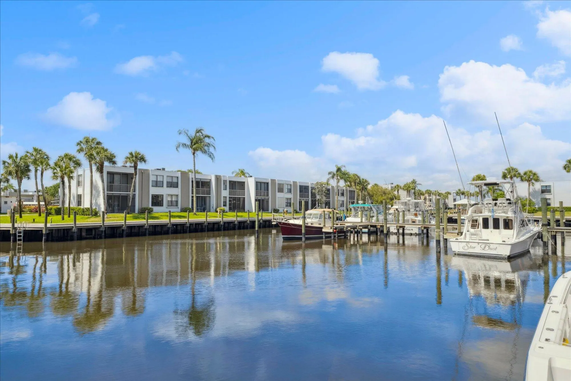 Property Slideshow image 1 of 30 | 1950 sw palm city rd apt 6202, Stuart, FL, 34994