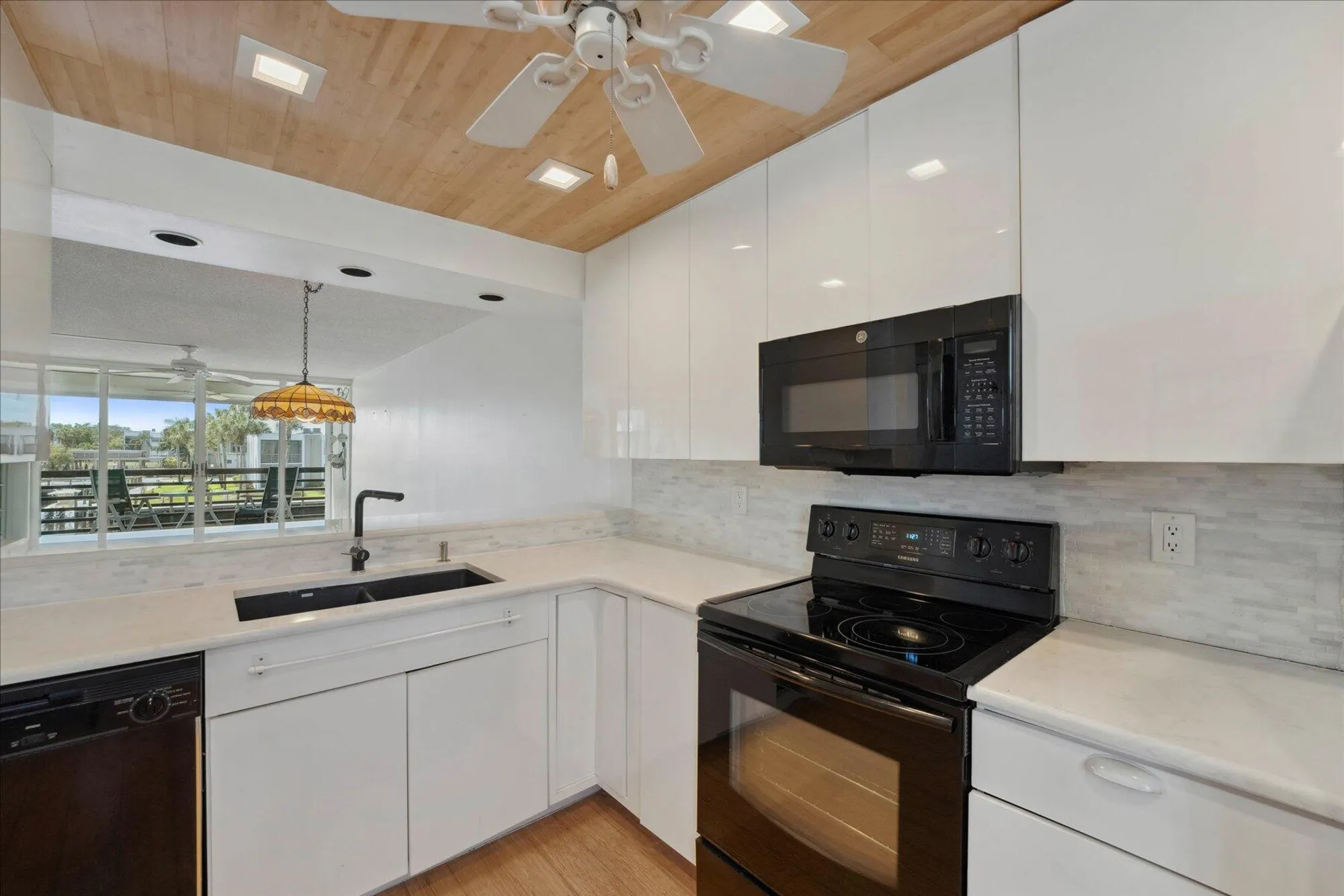 Property Slideshow image 15 of 30 | 1950 sw palm city rd apt 6202, Stuart, FL, 34994