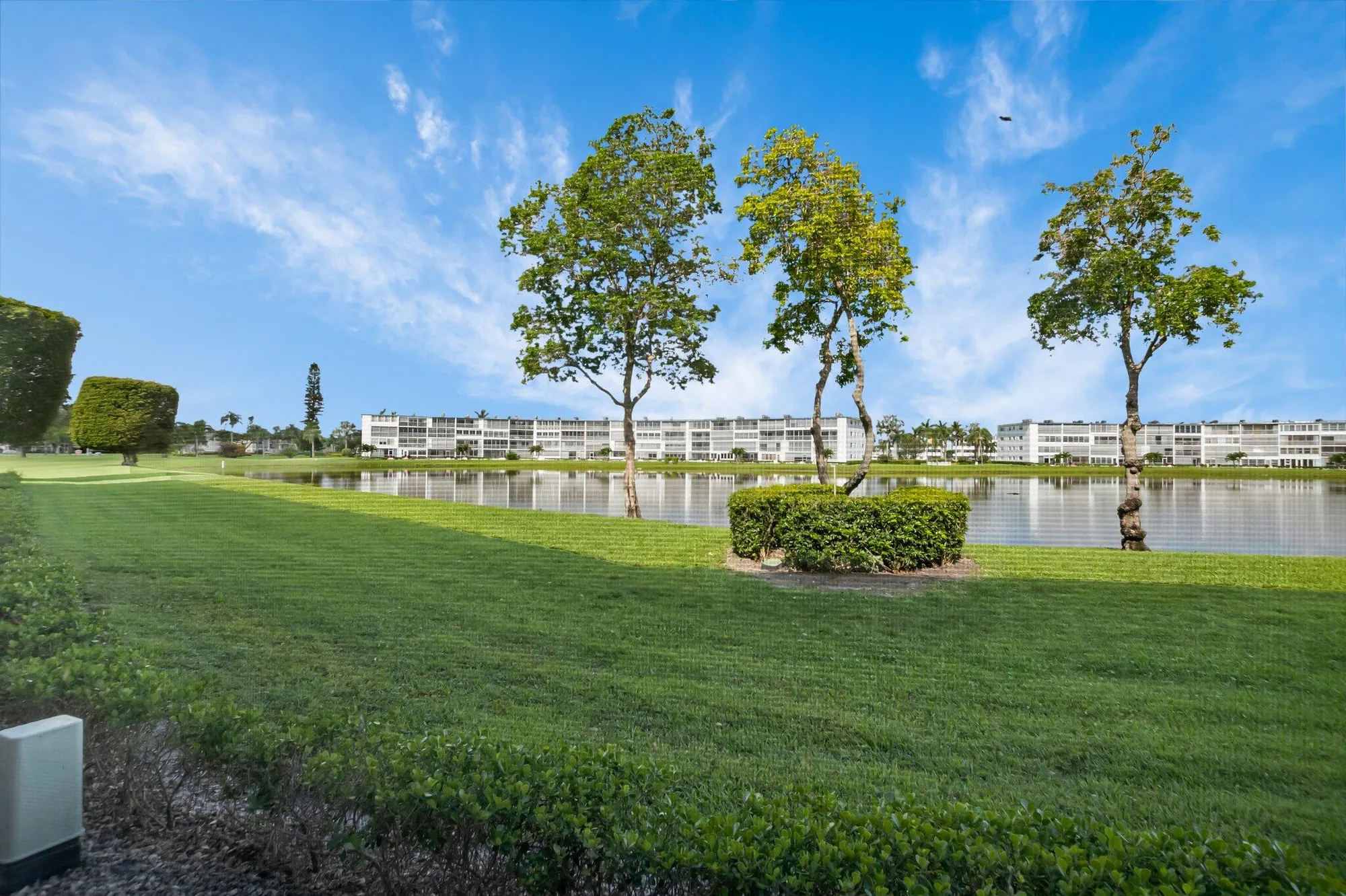 Property Slideshow image 23 of 62 | 1084 guildford e, Boca Raton, FL, 33434