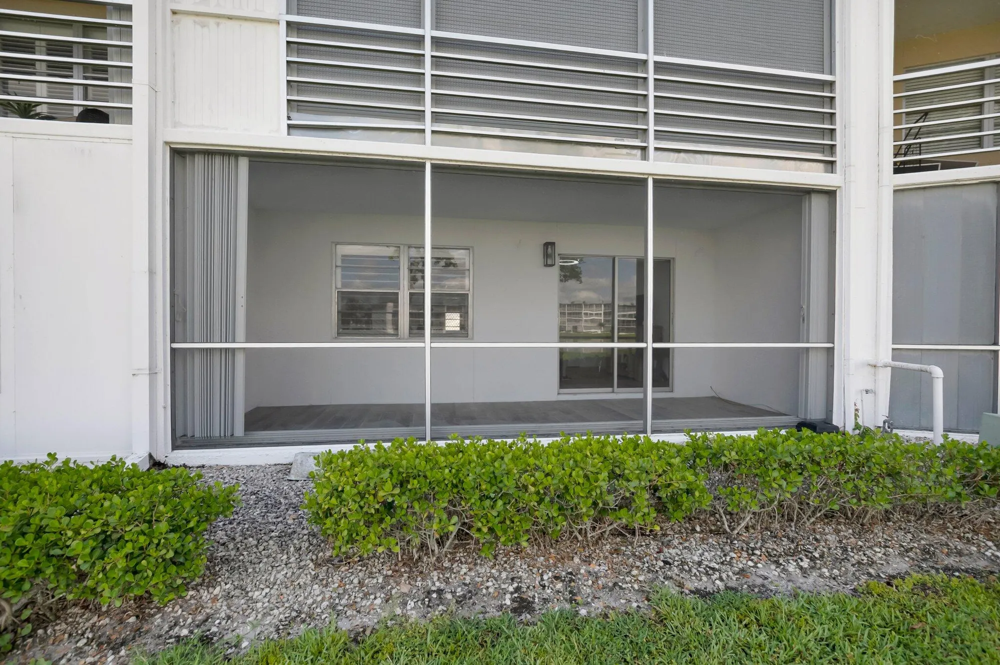 Property Slideshow image 21 of 62 | 1084 guildford e, Boca Raton, FL, 33434