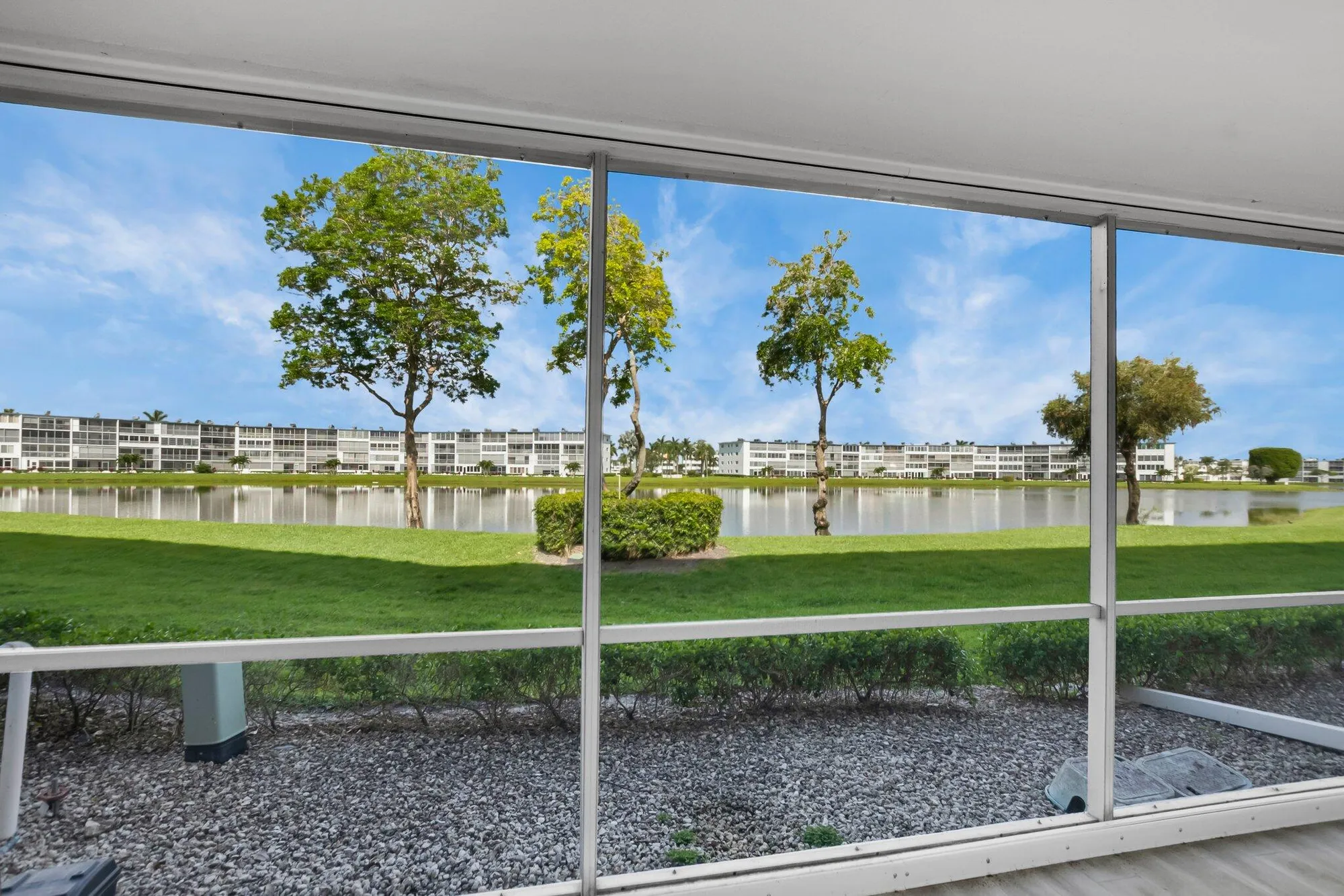 Property Slideshow image 18 of 62 | 1084 guildford e, Boca Raton, FL, 33434