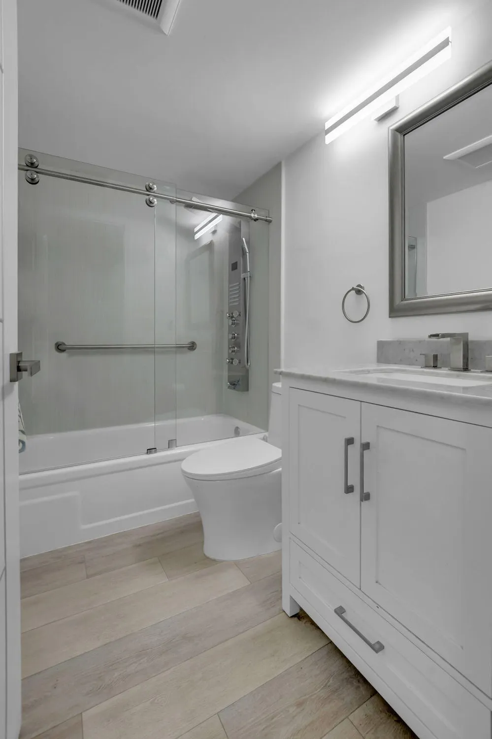 Property Slideshow image 10 of 62 | 1084 guildford e, Boca Raton, FL, 33434