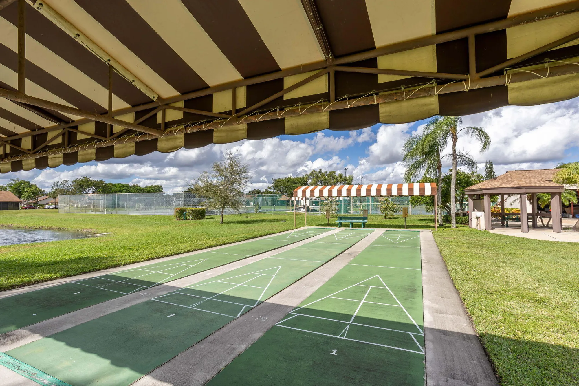 Property Slideshow image 31 of 38 | 7892 willow spring dr 1517, Lake Worth, FL, 33467