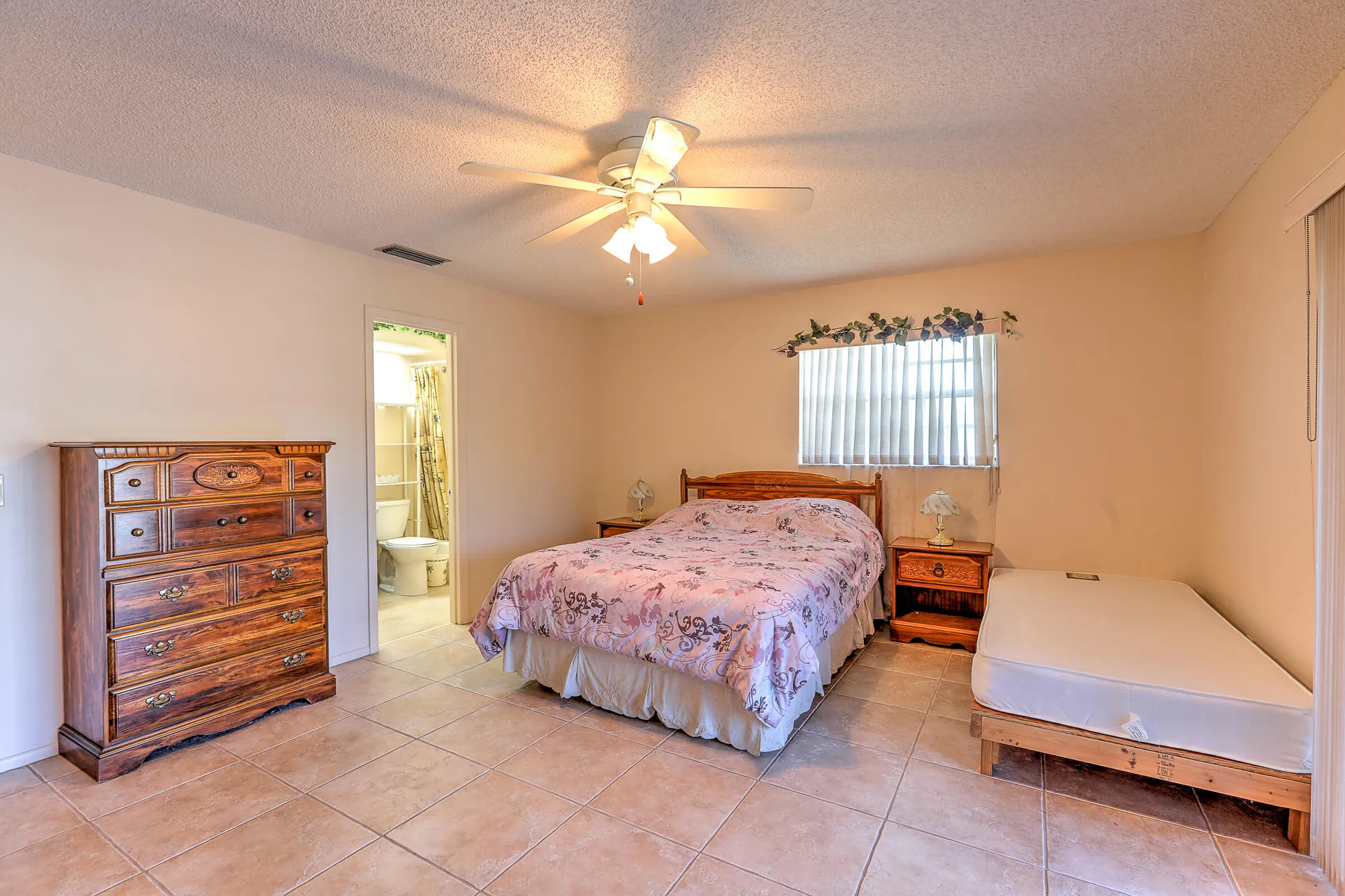 Property Slideshow image 16 of 36 | 25 lake vista trl apt 203, Port Saint Lucie, FL, 34952