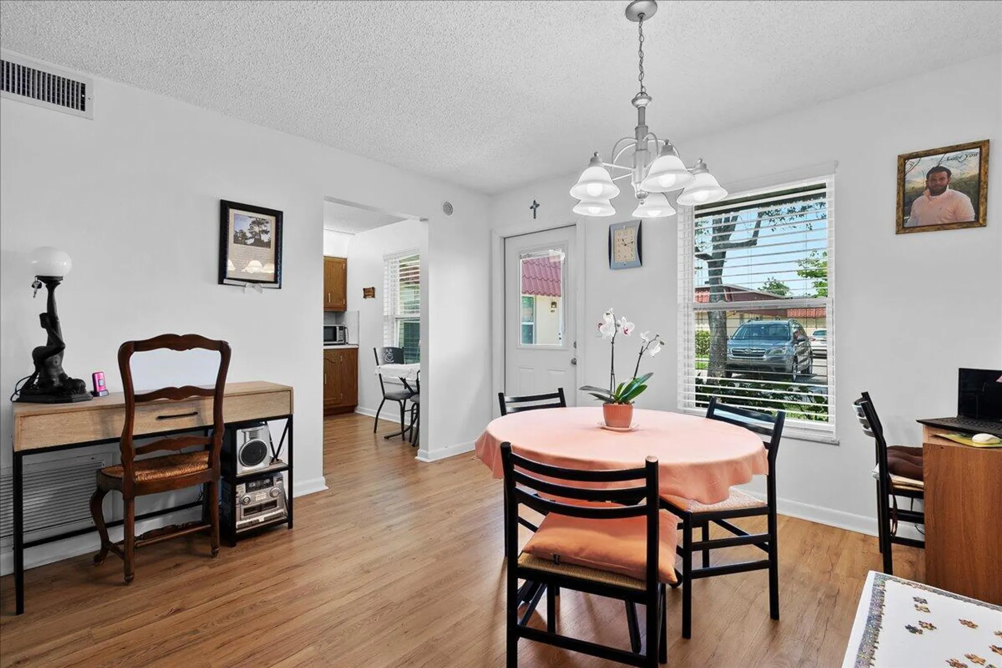 Property Slideshow image 4 of 28 | 884 worcester ln, Lake Worth, FL, 33467