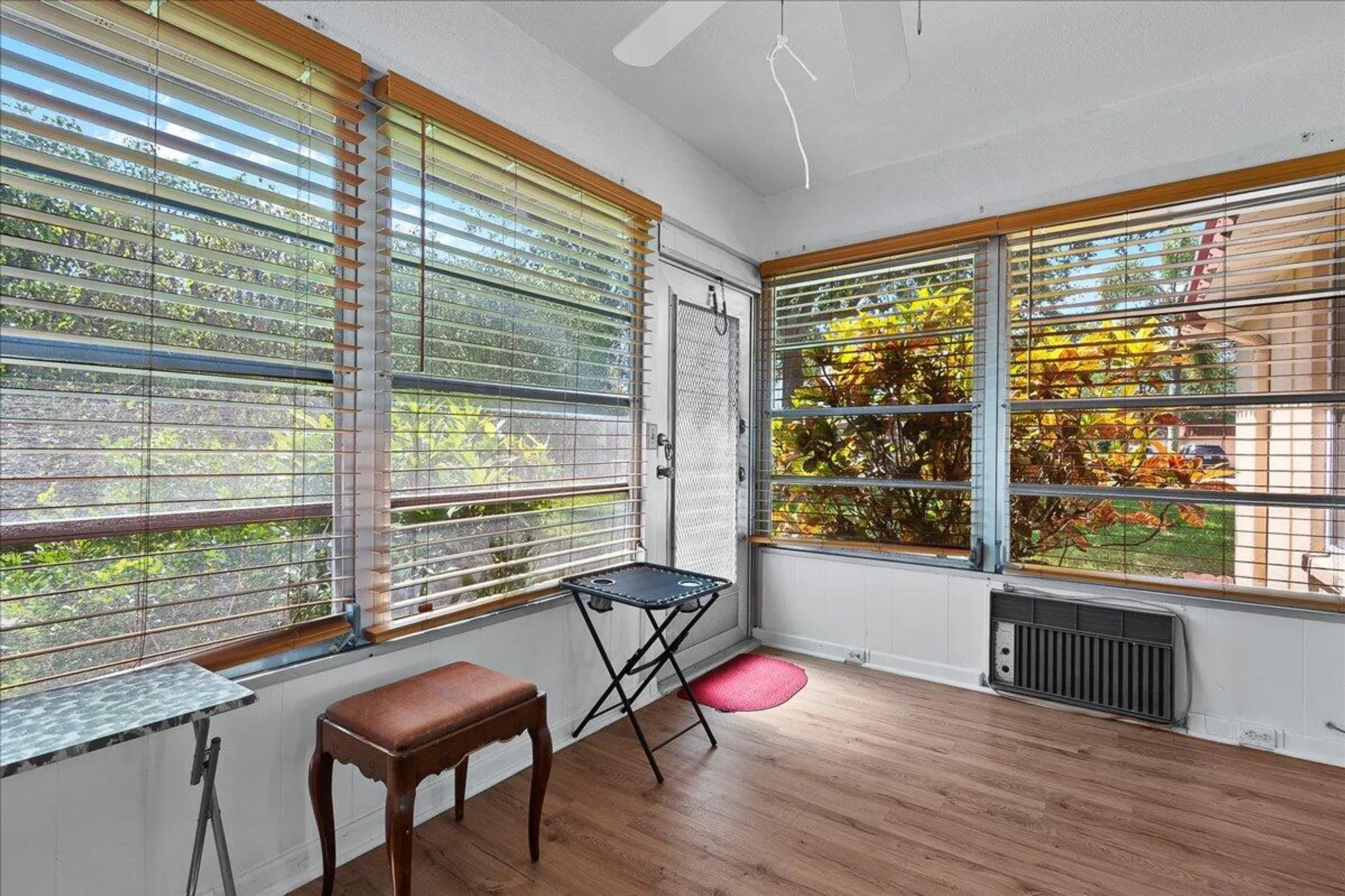 Property Slideshow image 8 of 28 | 884 worcester ln, Lake Worth, FL, 33467