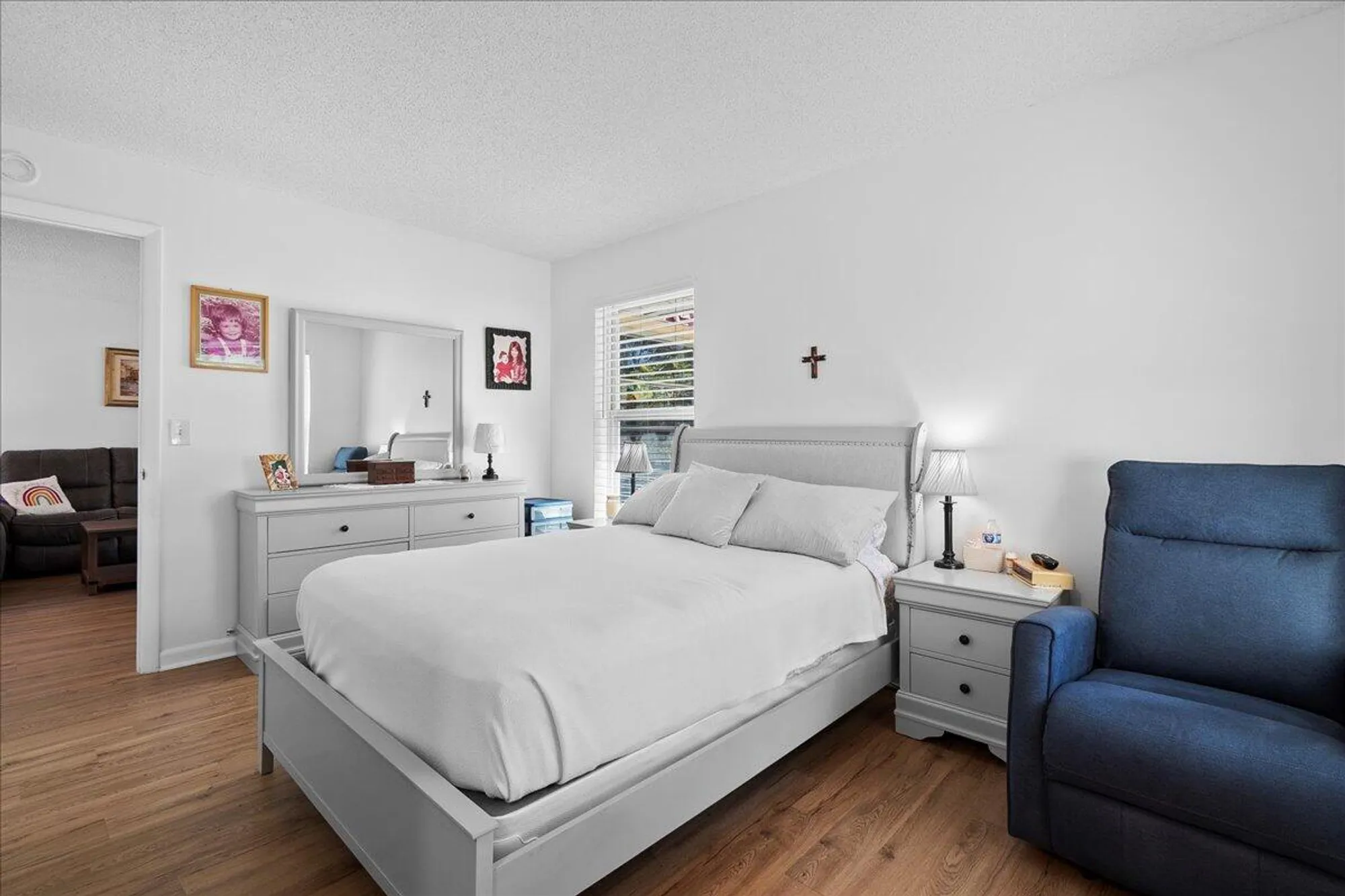 Property Slideshow image 10 of 28 | 884 worcester ln, Lake Worth, FL, 33467