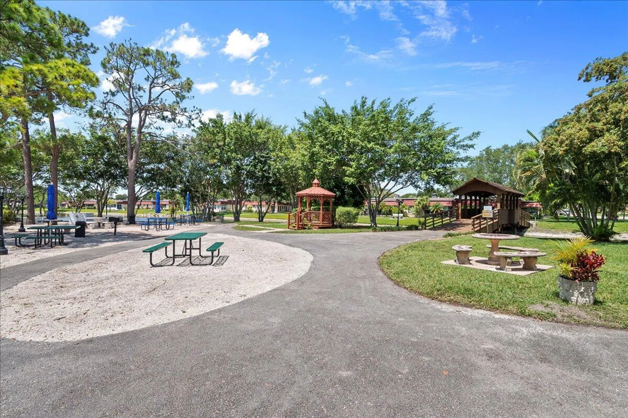 Property Slideshow image 18 of 28 | 884 worcester ln, Lake Worth, FL, 33467