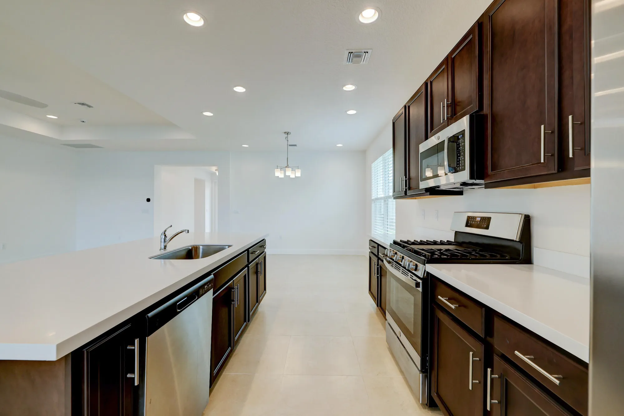 Property Slideshow image 10 of 88 | 11886 sw poseidon way, Port Saint Lucie, FL, 34987