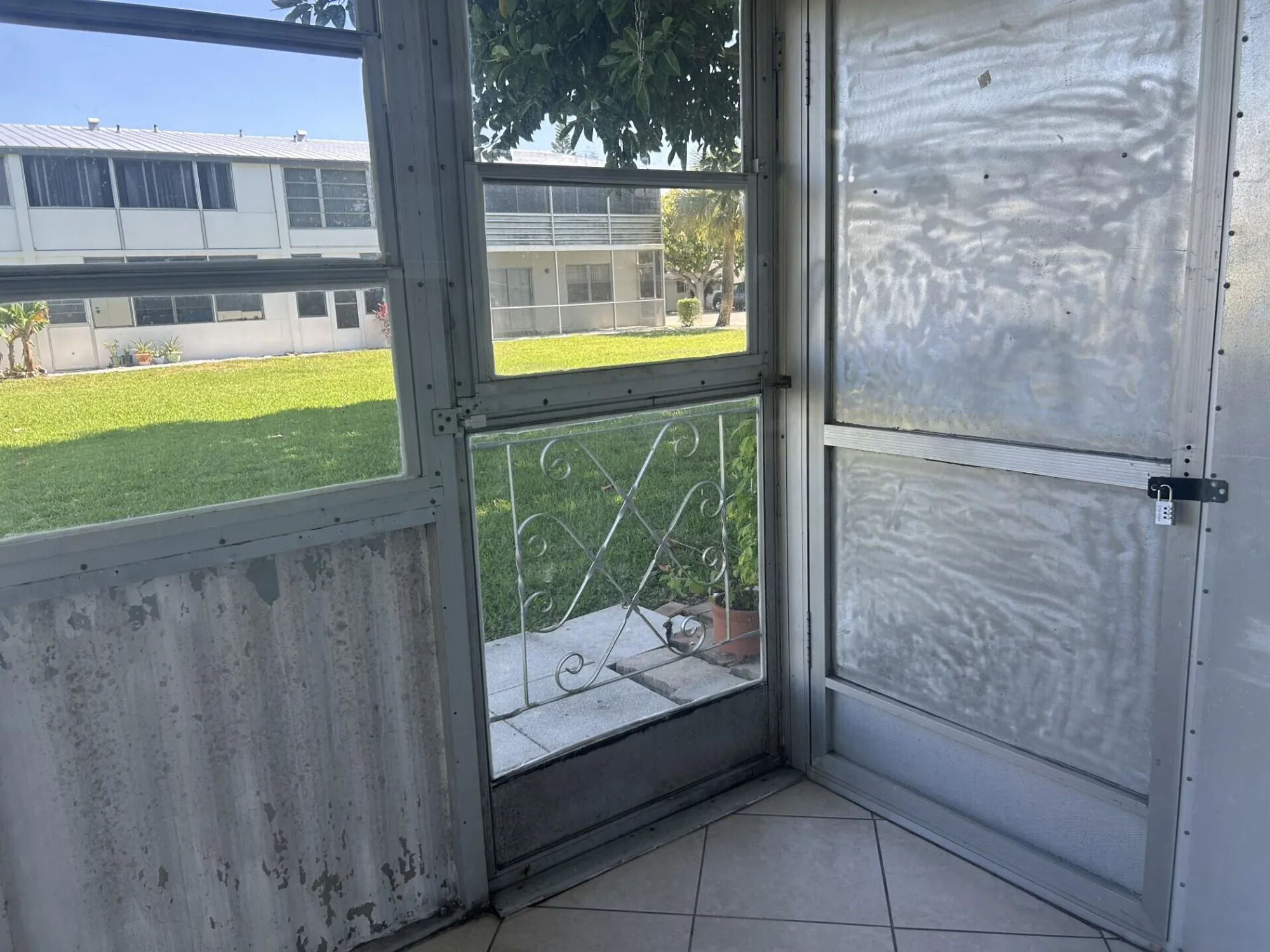 Property Slideshow image 17 of 21 | 105 sheffield e unit e, West Palm Beach, FL, 33417