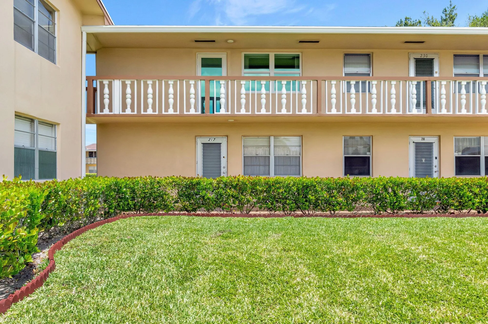 Property Slideshow image 4 of 54 | 229 chatham k, West Palm Beach, FL, 33417