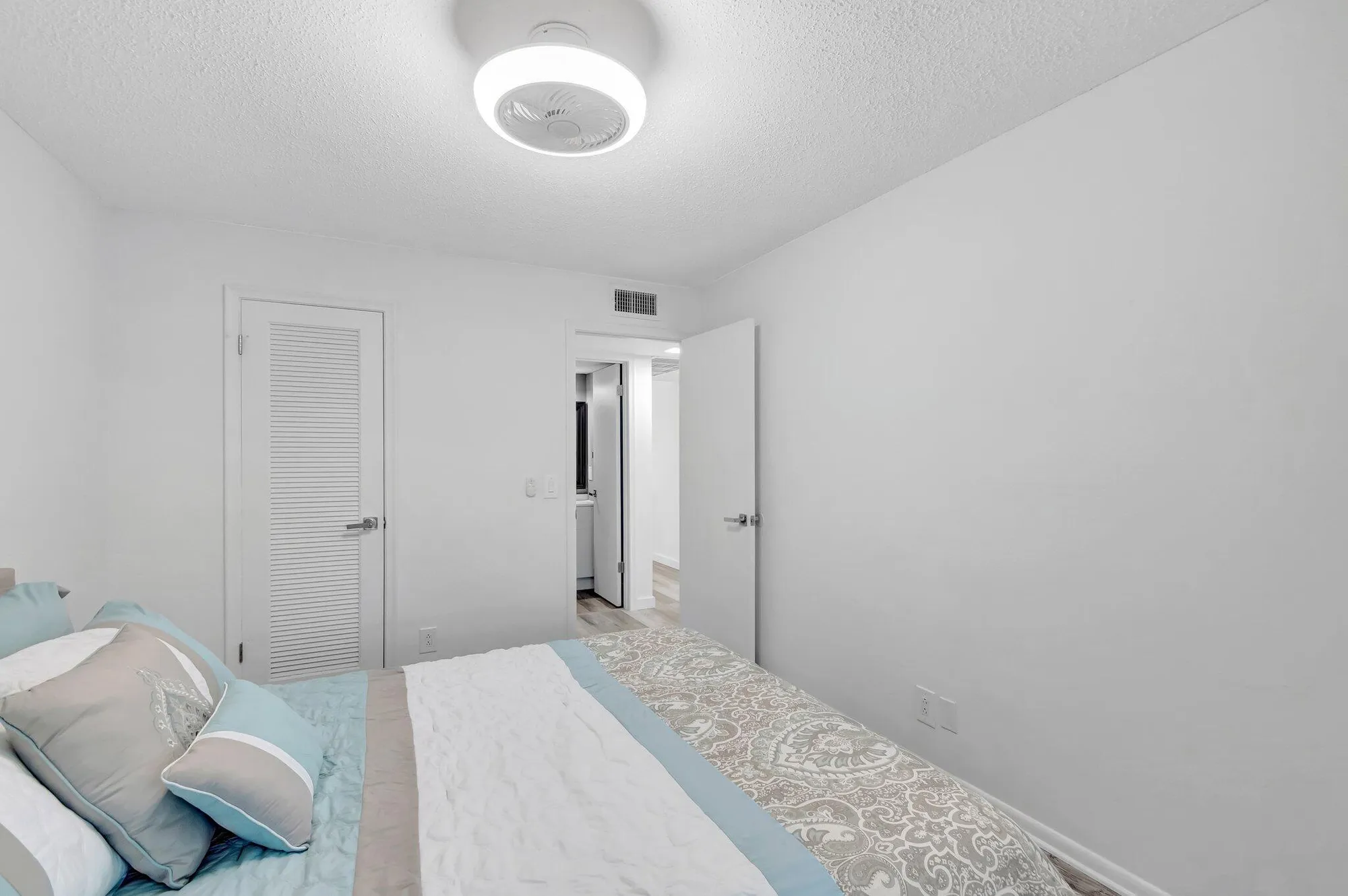 Property Slideshow image 22 of 54 | 229 chatham k, West Palm Beach, FL, 33417