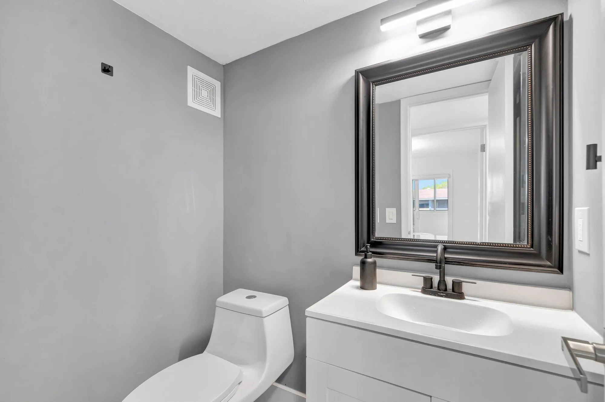 Property Slideshow image 25 of 54 | 229 chatham k, West Palm Beach, FL, 33417