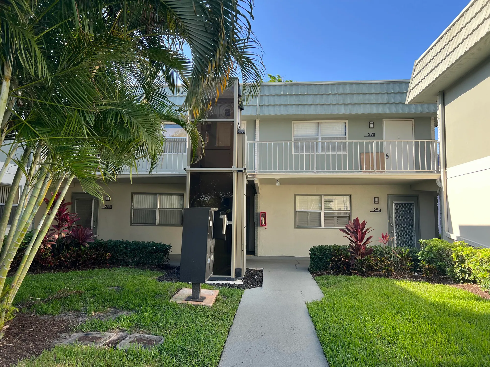 Property Slideshow image 19 of 27 | 267 flanders f, Delray Beach, FL, 33484