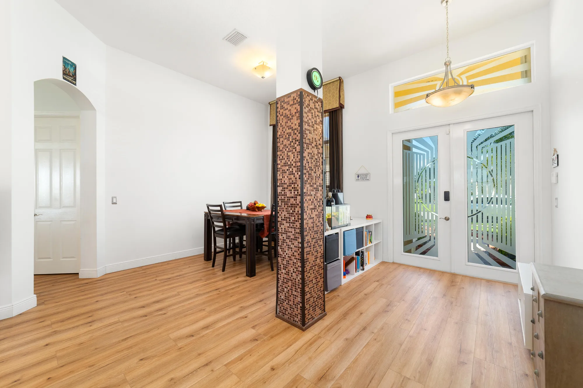 Property Slideshow image 6 of 38 | 525 sw lake manatee way, Port Saint Lucie, FL, 34986