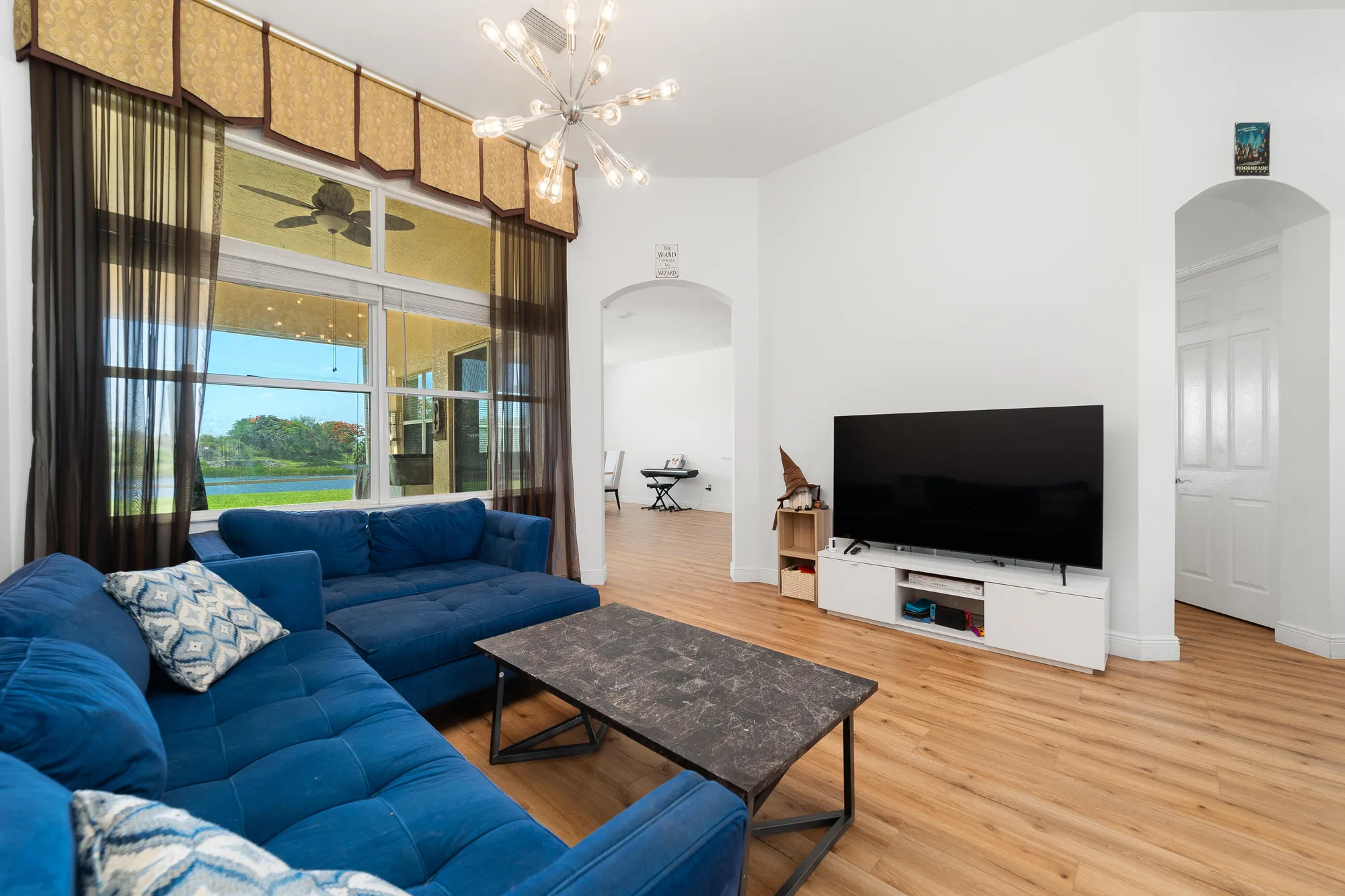 Property Slideshow image 3 of 38 | 525 sw lake manatee way, Port Saint Lucie, FL, 34986