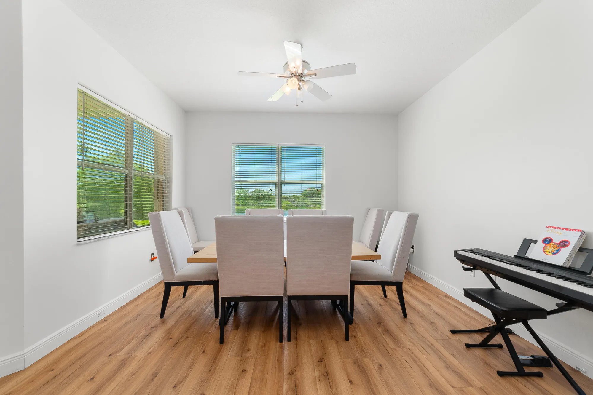 Property Slideshow image 13 of 38 | 525 sw lake manatee way, Port Saint Lucie, FL, 34986