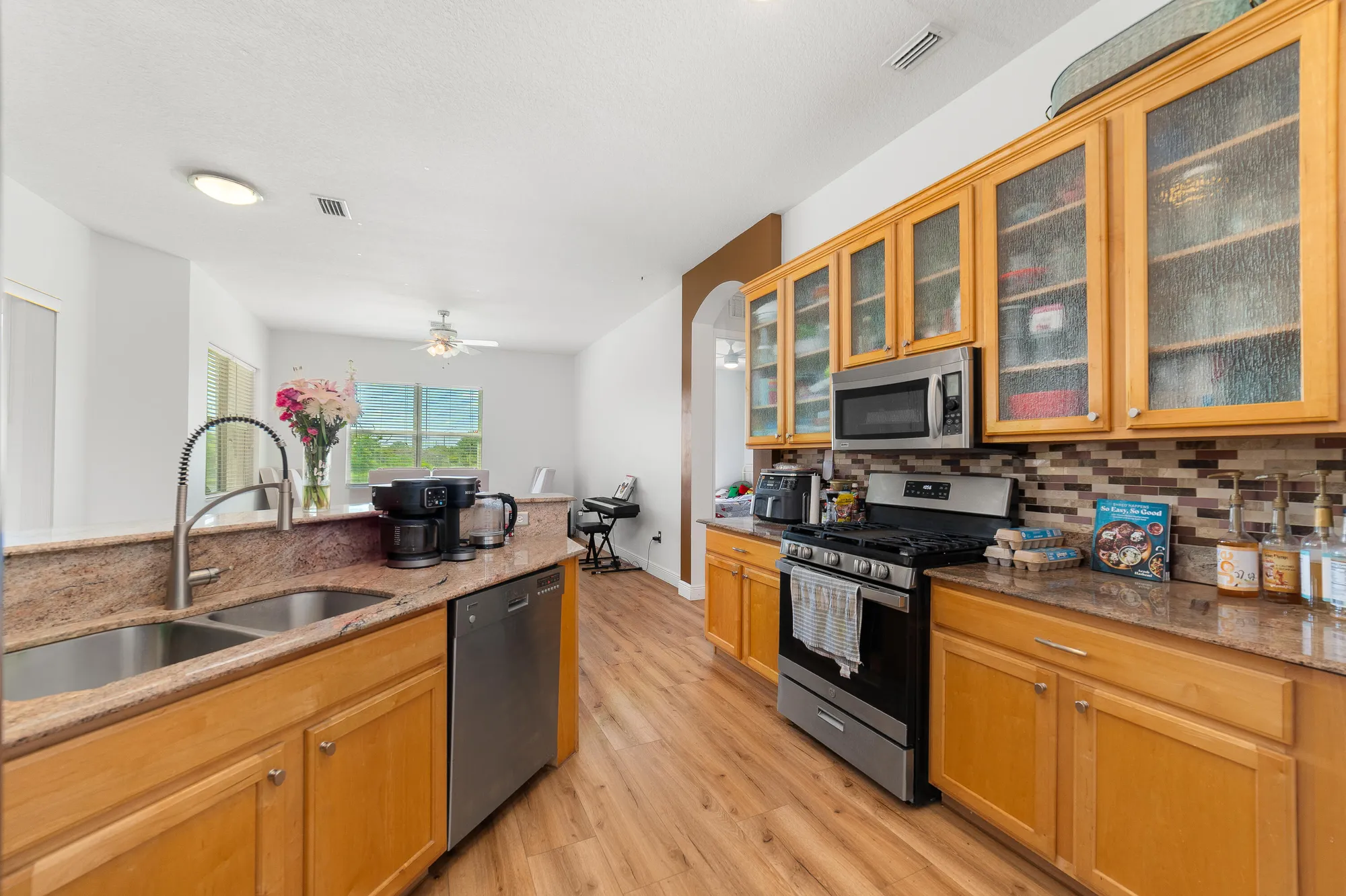 Property Slideshow image 11 of 38 | 525 sw lake manatee way, Port Saint Lucie, FL, 34986