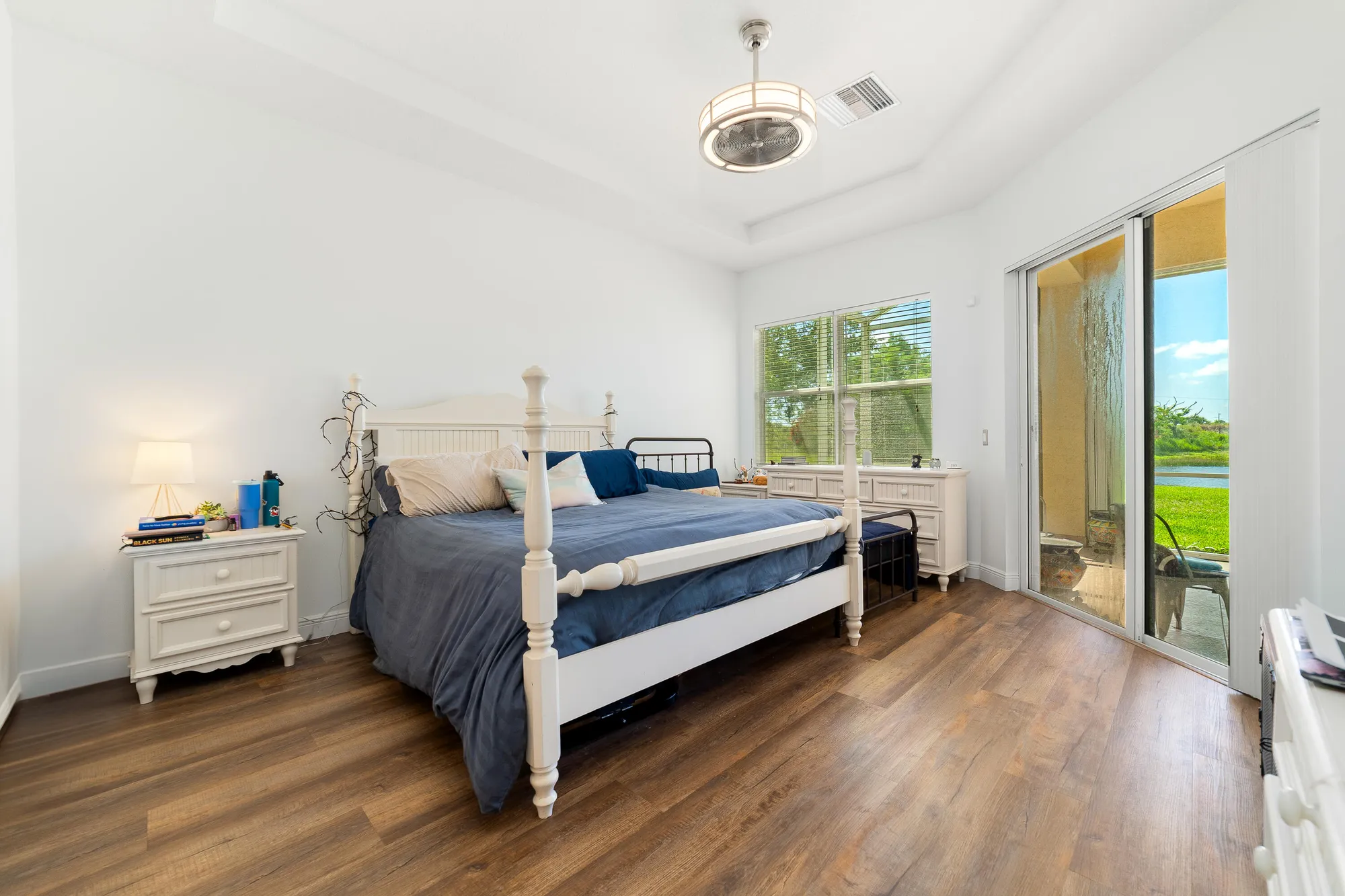 Property Slideshow image 14 of 38 | 525 sw lake manatee way, Port Saint Lucie, FL, 34986