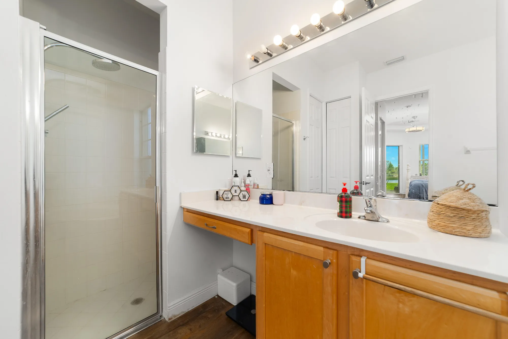 Property Slideshow image 16 of 38 | 525 sw lake manatee way, Port Saint Lucie, FL, 34986