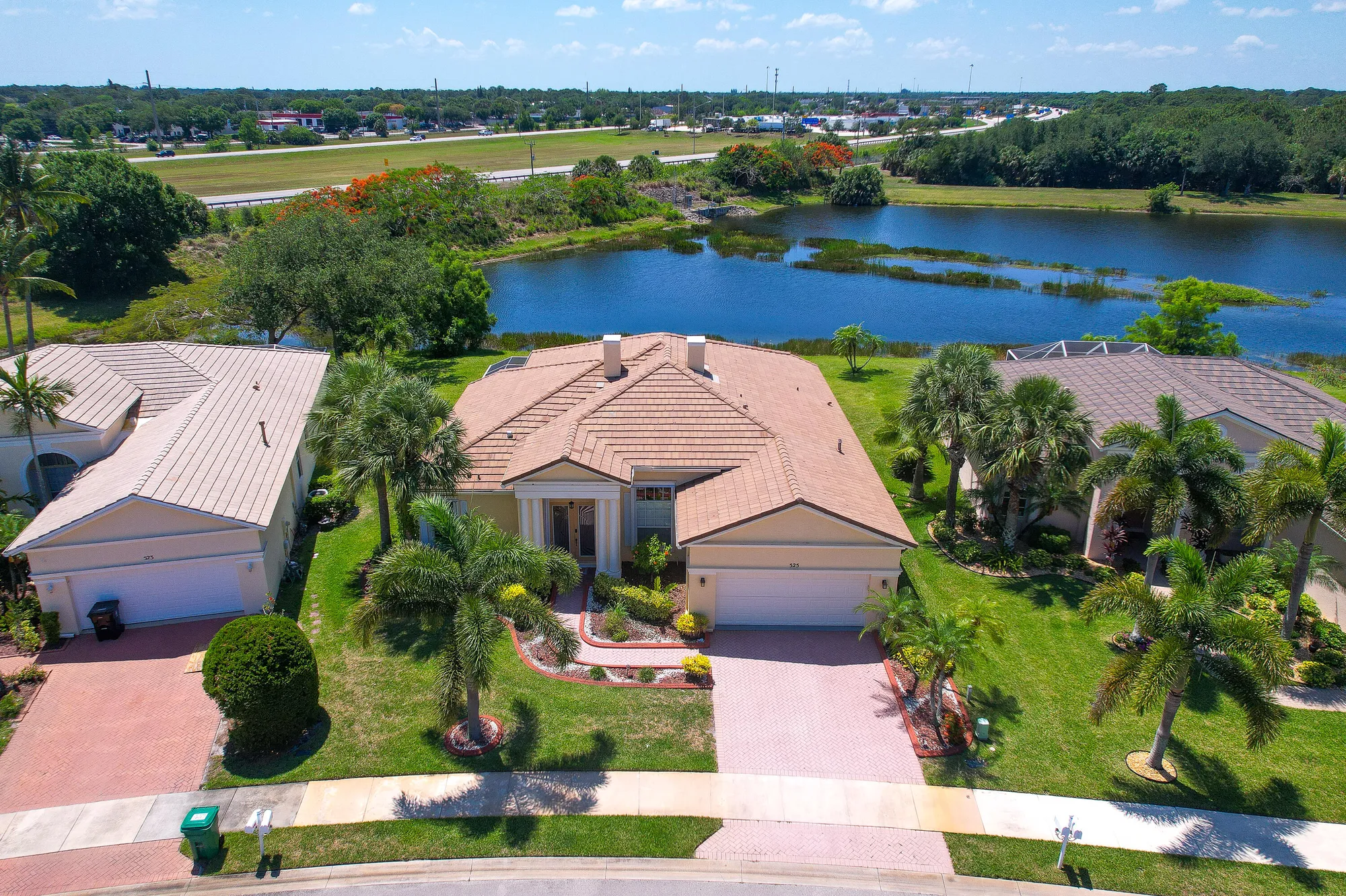 Property Slideshow image 29 of 38 | 525 sw lake manatee way, Port Saint Lucie, FL, 34986